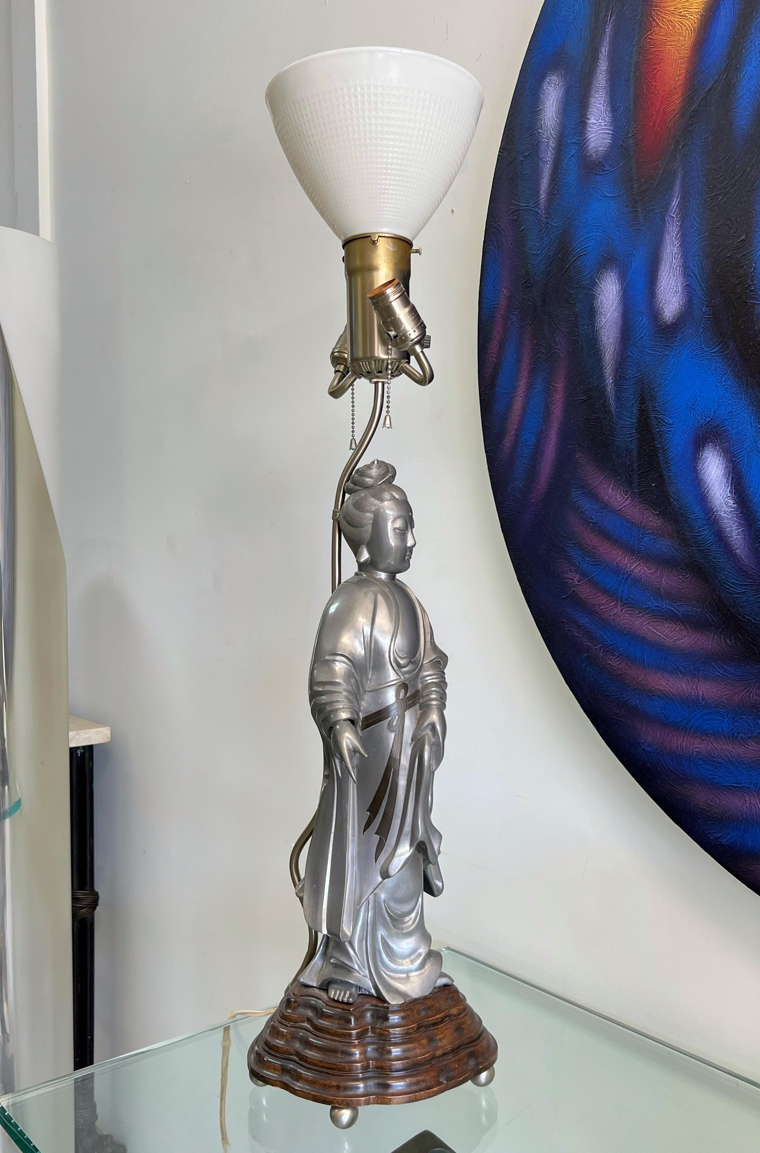 Mid-20th Century Modernist Oriental Pewter Sculpture Table Lamp For Sale