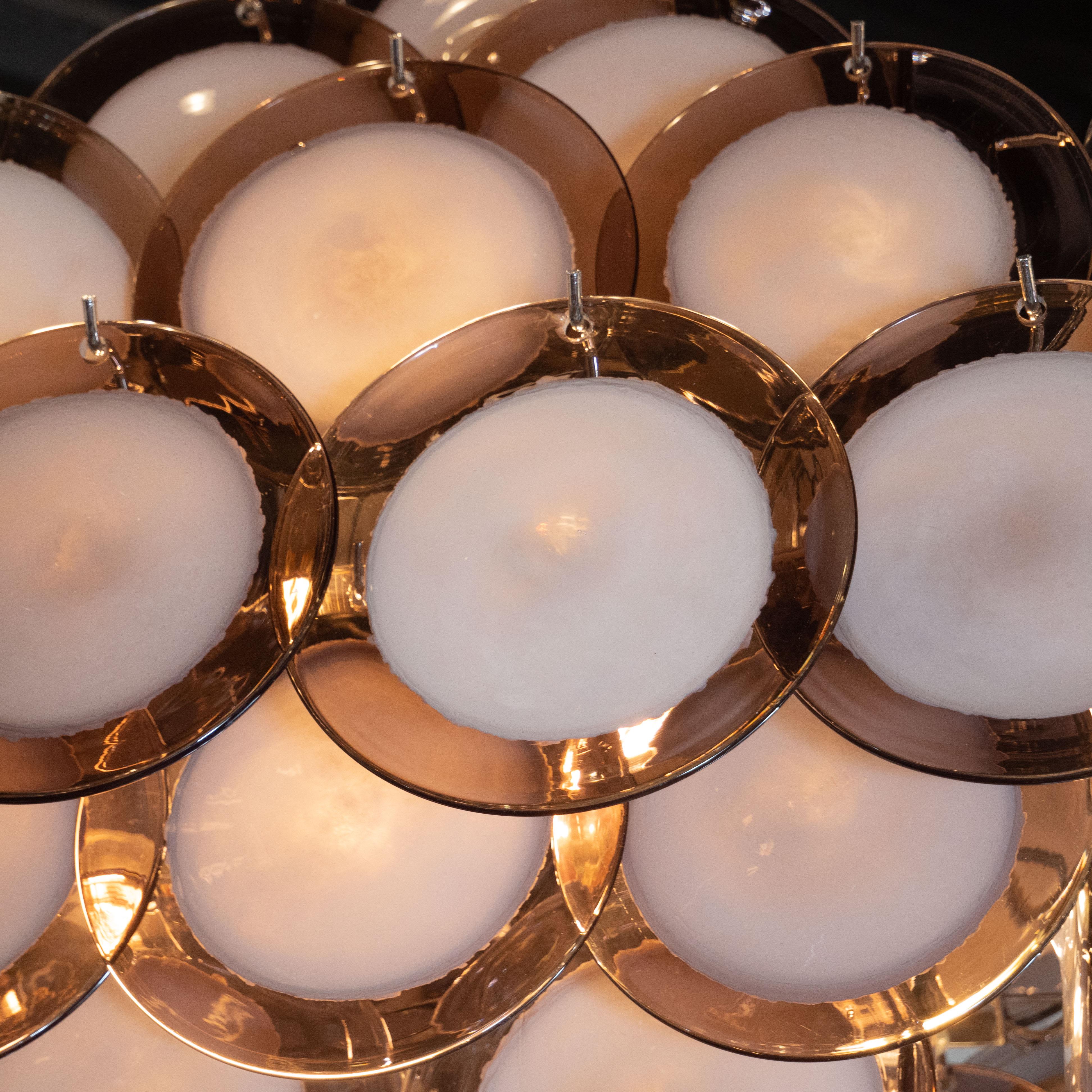 Modernistischer Scheiben-Kronleuchter im Pagodenstil aus mundgeblasenem Muranoglas in Amethyst im Zustand „Hervorragend“ im Angebot in New York, NY