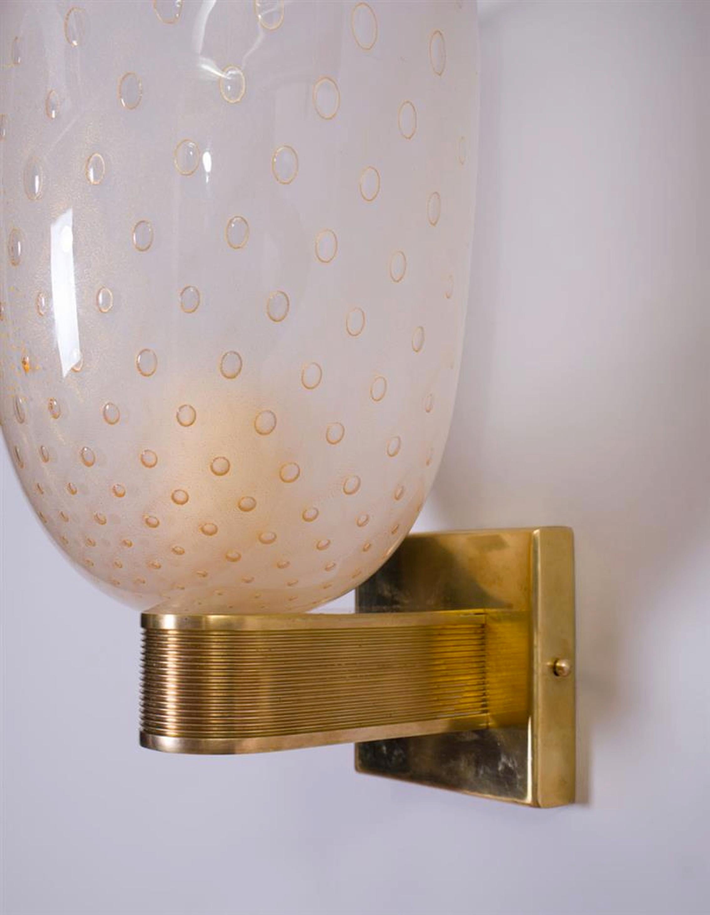Modernist Pair of Brass Mounted Murano Glass Sconces In Good Condition In Montreal, QC