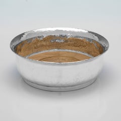 Coppia modernista di sottobicchieri da vino in argento Britannia standard di Graham Stewart 2003