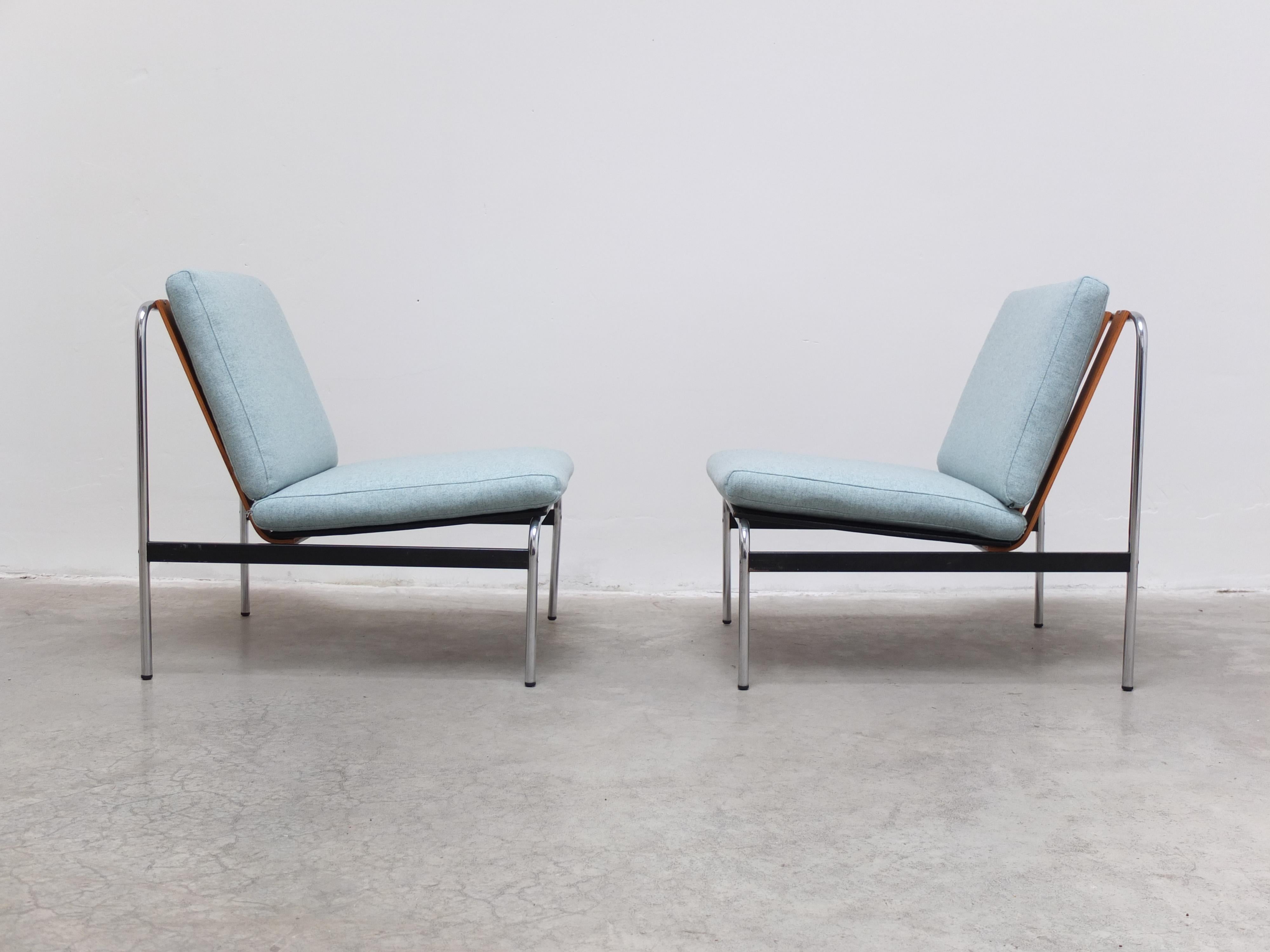 Modernistisches Paar Sessel ohne Armlehne im Stil von Kho Liang Ie, 1960er Jahre im Zustand „Gut“ im Angebot in Antwerpen, VAN