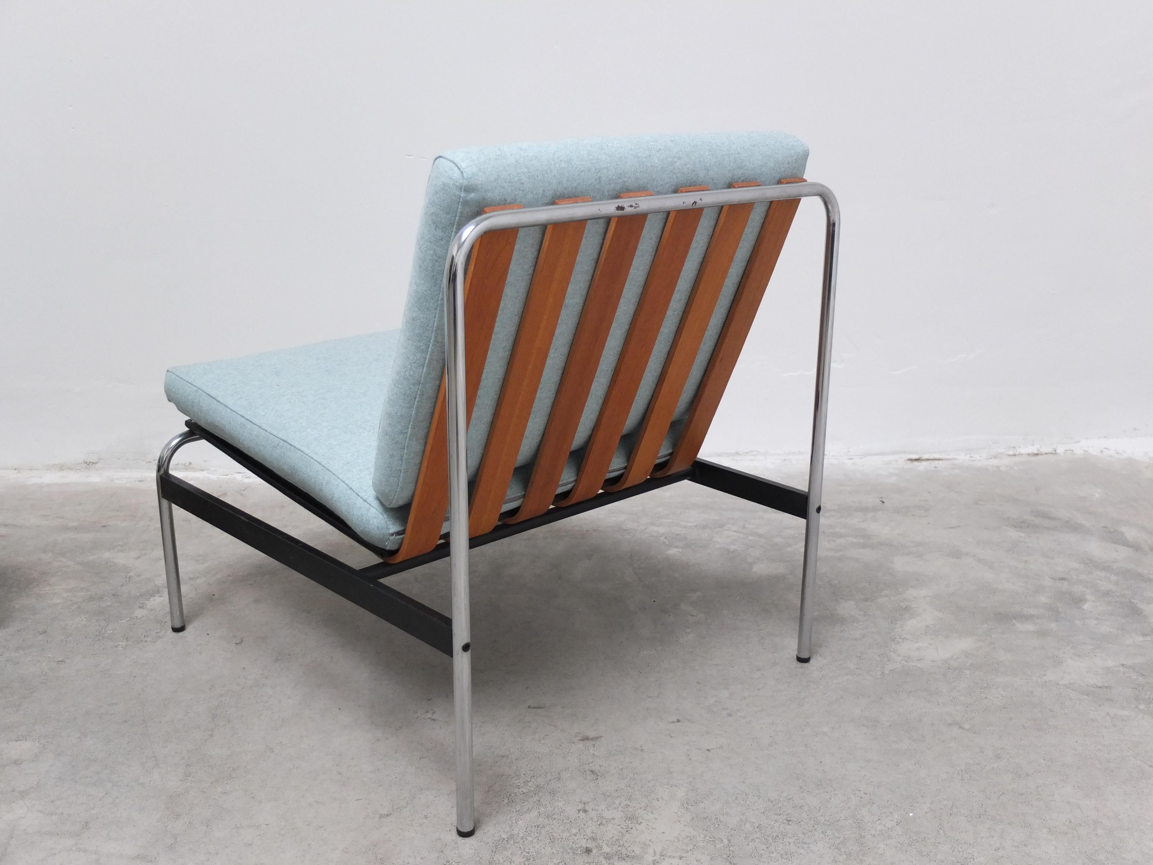 Modernistisches Paar Sessel ohne Armlehne im Stil von Kho Liang Ie, 1960er Jahre im Angebot 1