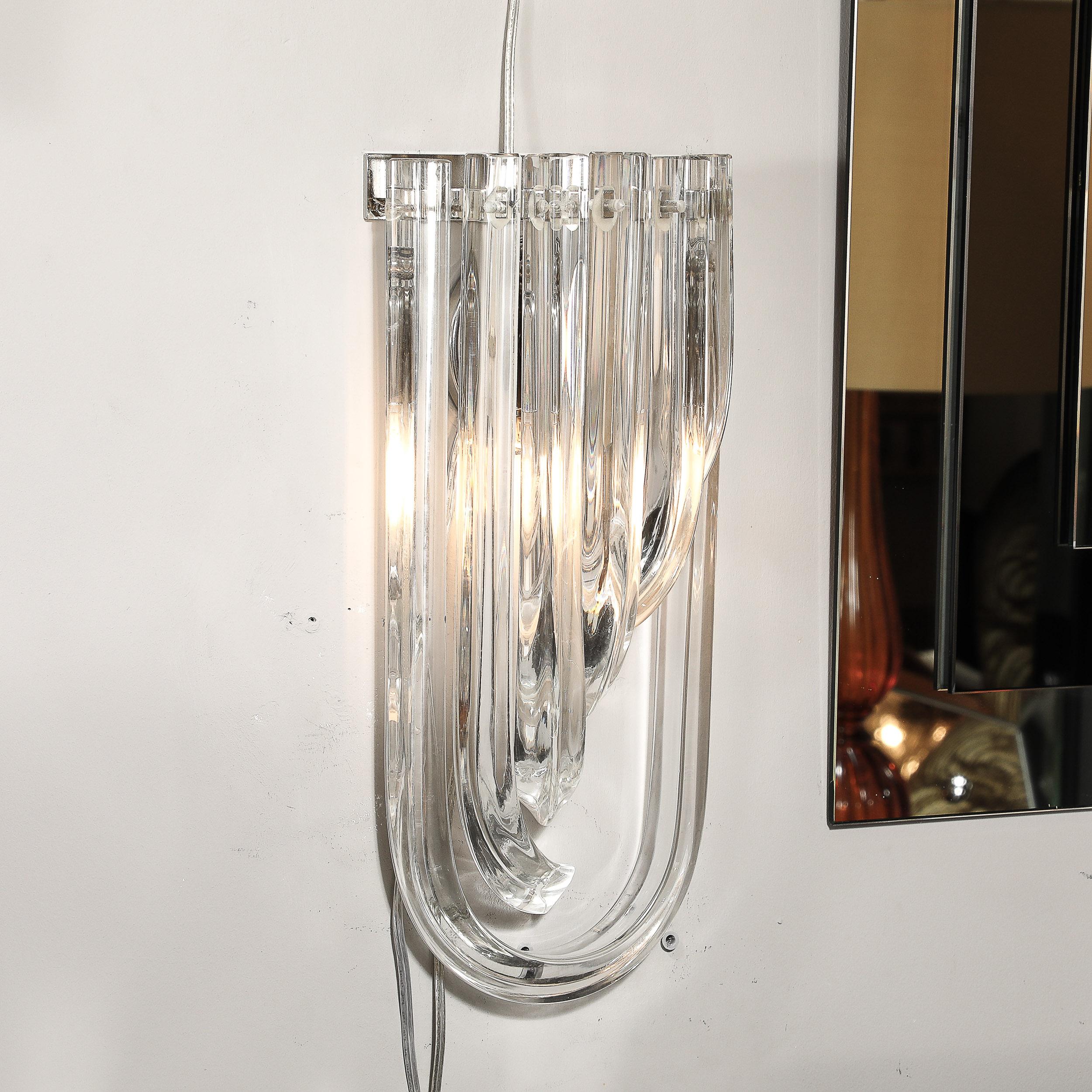 Moderne Paire d'appliques à ruban en verre de Murano translucide soufflé à la bouche, de style moderne en vente