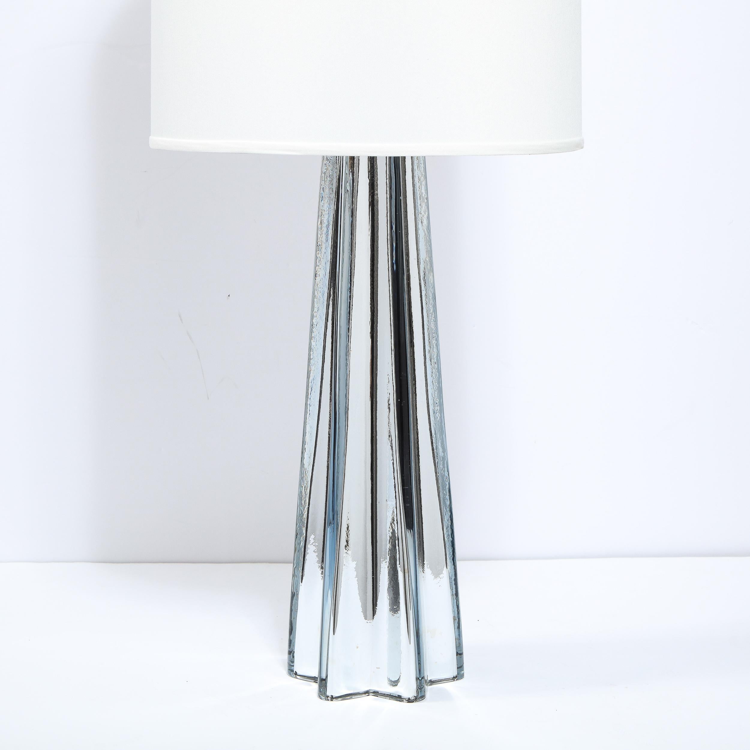 Modernistisches Paar mundgeblasener Lampen in X-Form aus mundgeblasenem Murano-Quecksilberglas (Italienisch) im Angebot