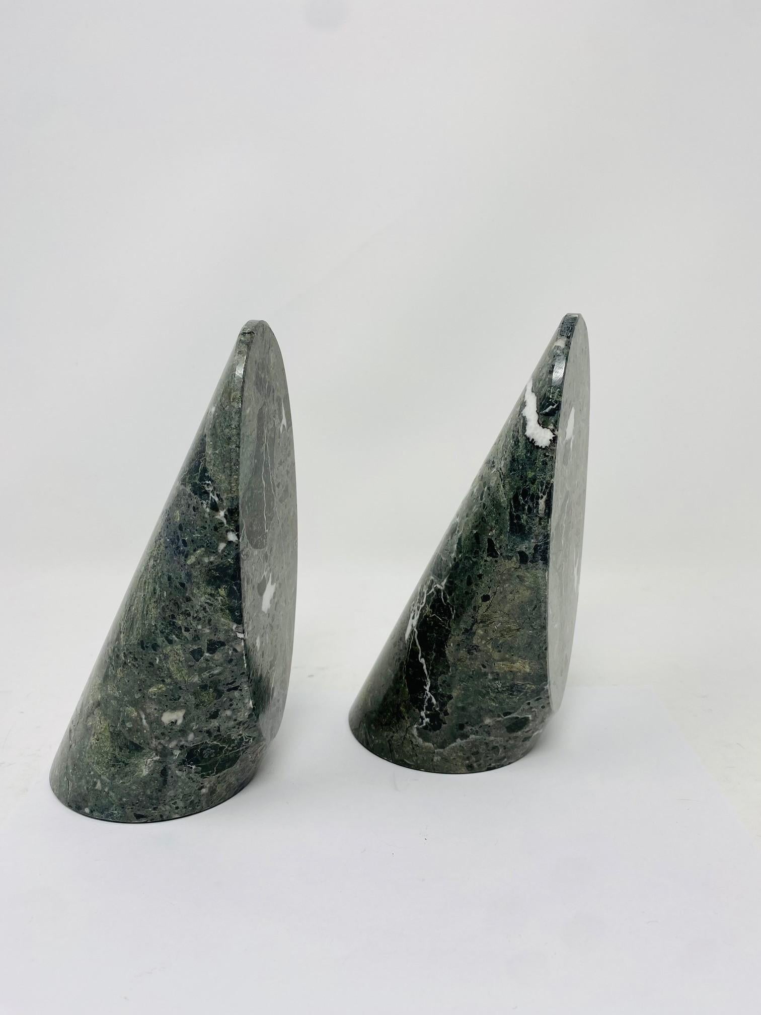 Modernist Pair of Solid Marble Bookends Memphis Era For Sale 4