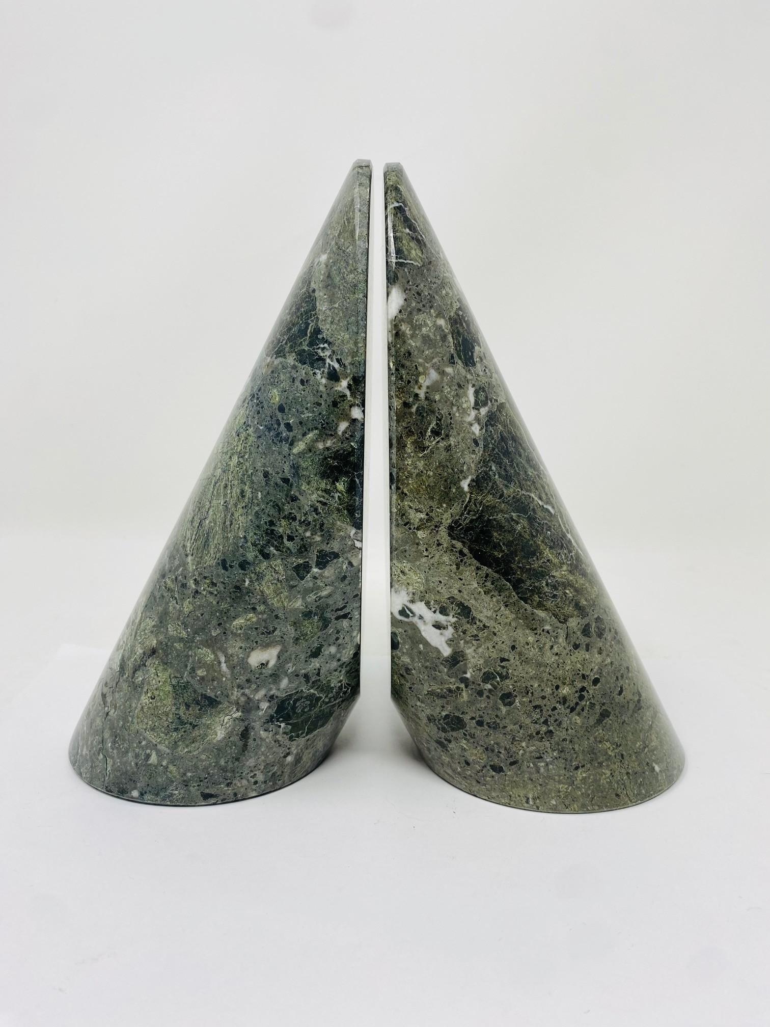 Modernist Pair of Solid Marble Bookends Memphis Era For Sale 6