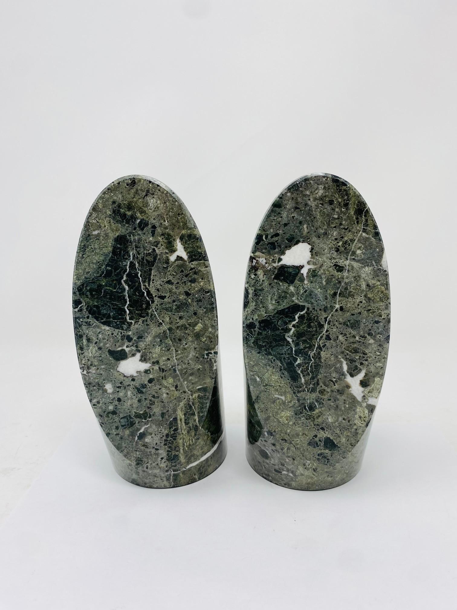 Modernist Pair of Solid Marble Bookends Memphis Era For Sale 7