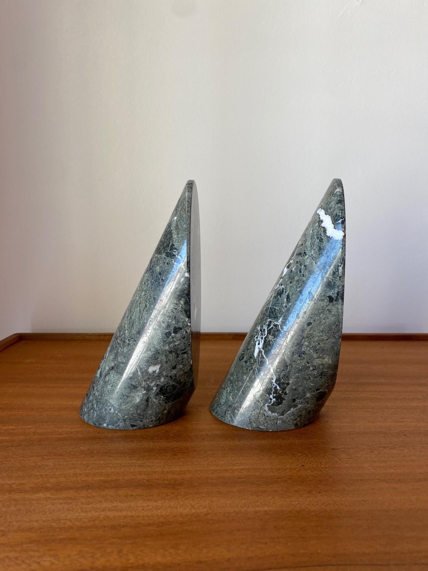 Modernist Pair of Solid Marble Bookends Memphis Era In Good Condition For Sale In San Diego, CA