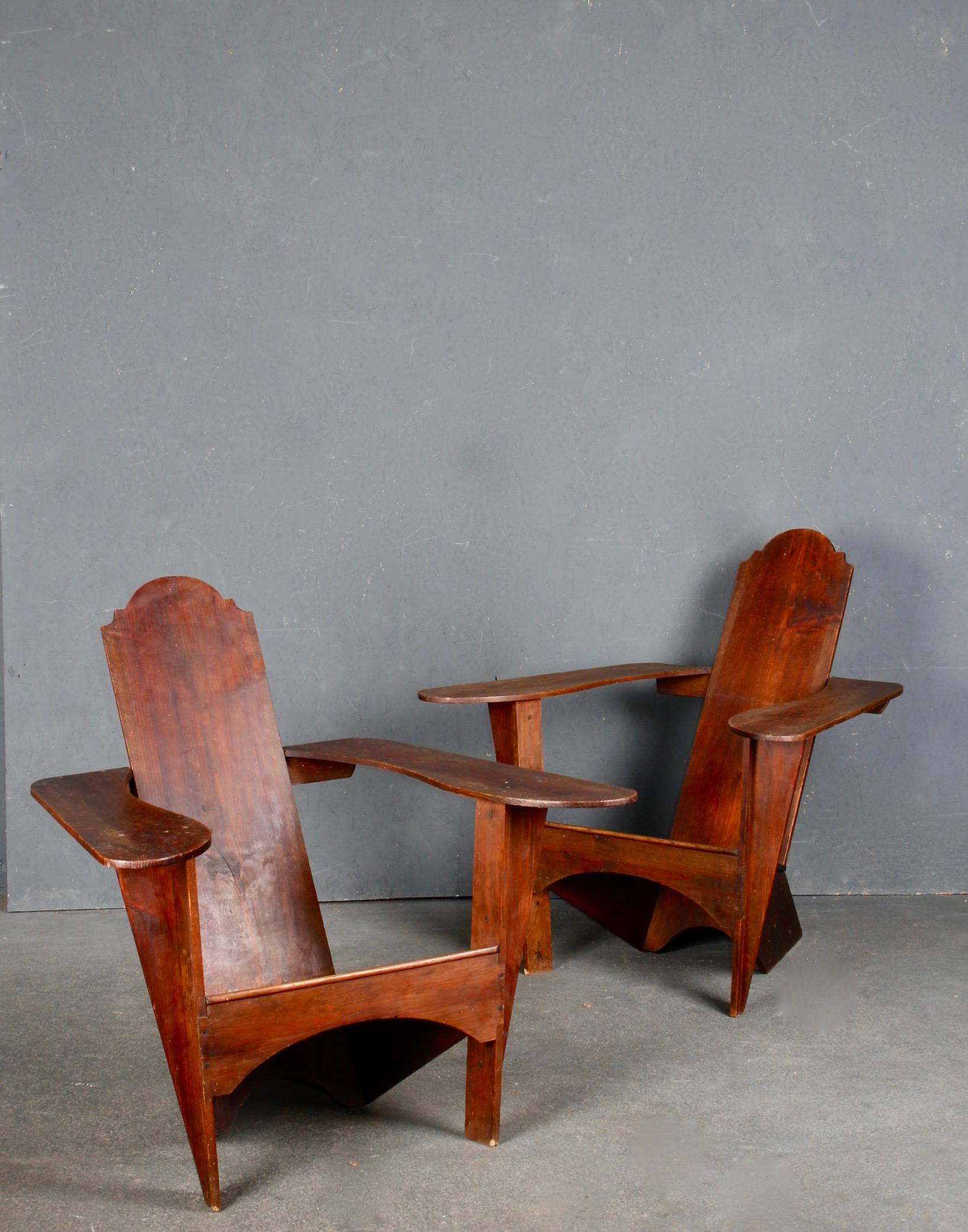 Modernist Pair of Wood Sculpture Armchairs In Good Condition For Sale In grand Lancy, CH