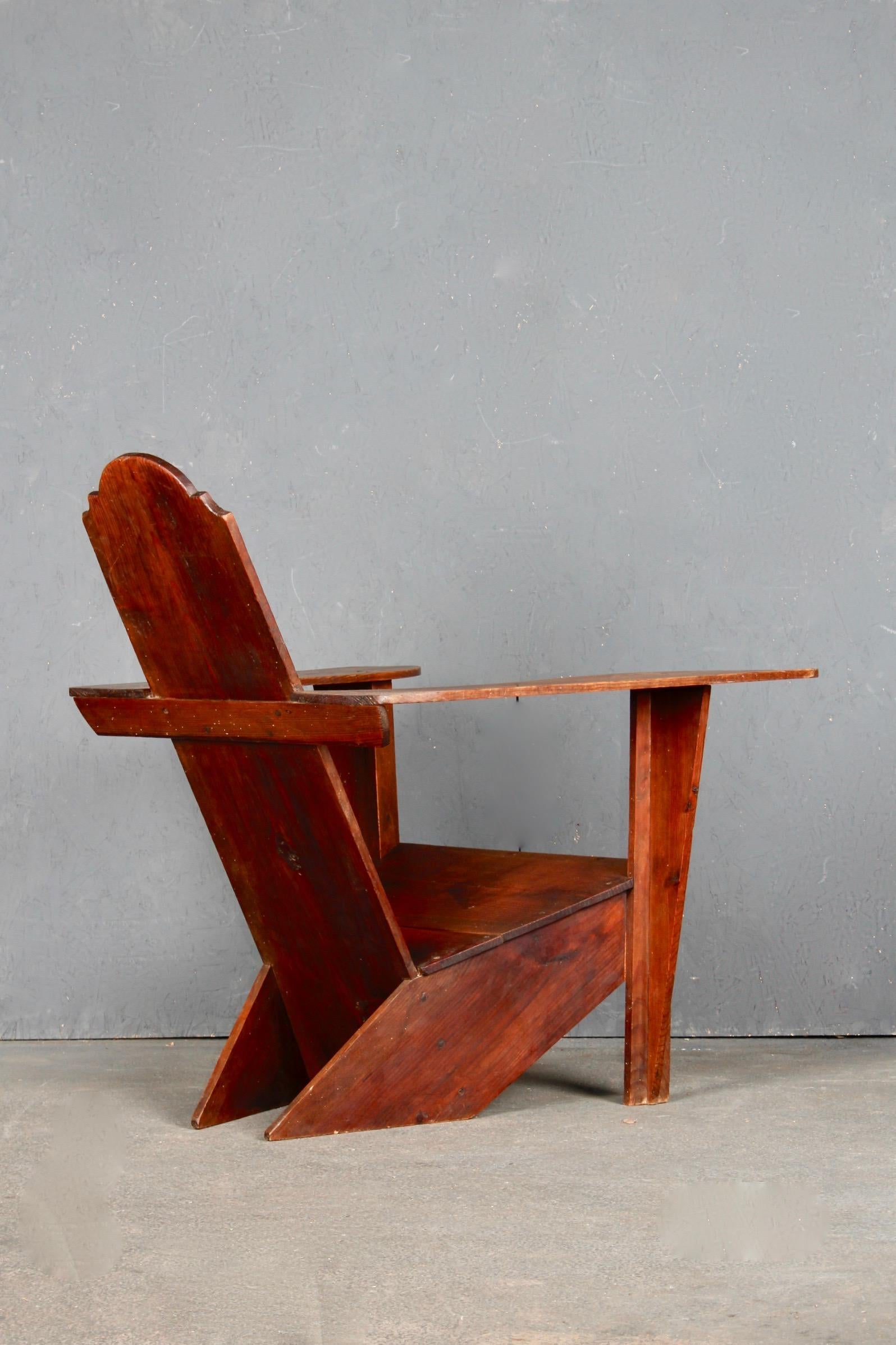 Coppia di poltrone scultura in legno moderniste in vendita 4