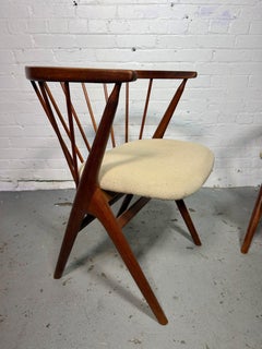 Paire de chaises sculpturales modernistes en teck n° 8, par Helge Sibast / Danemark