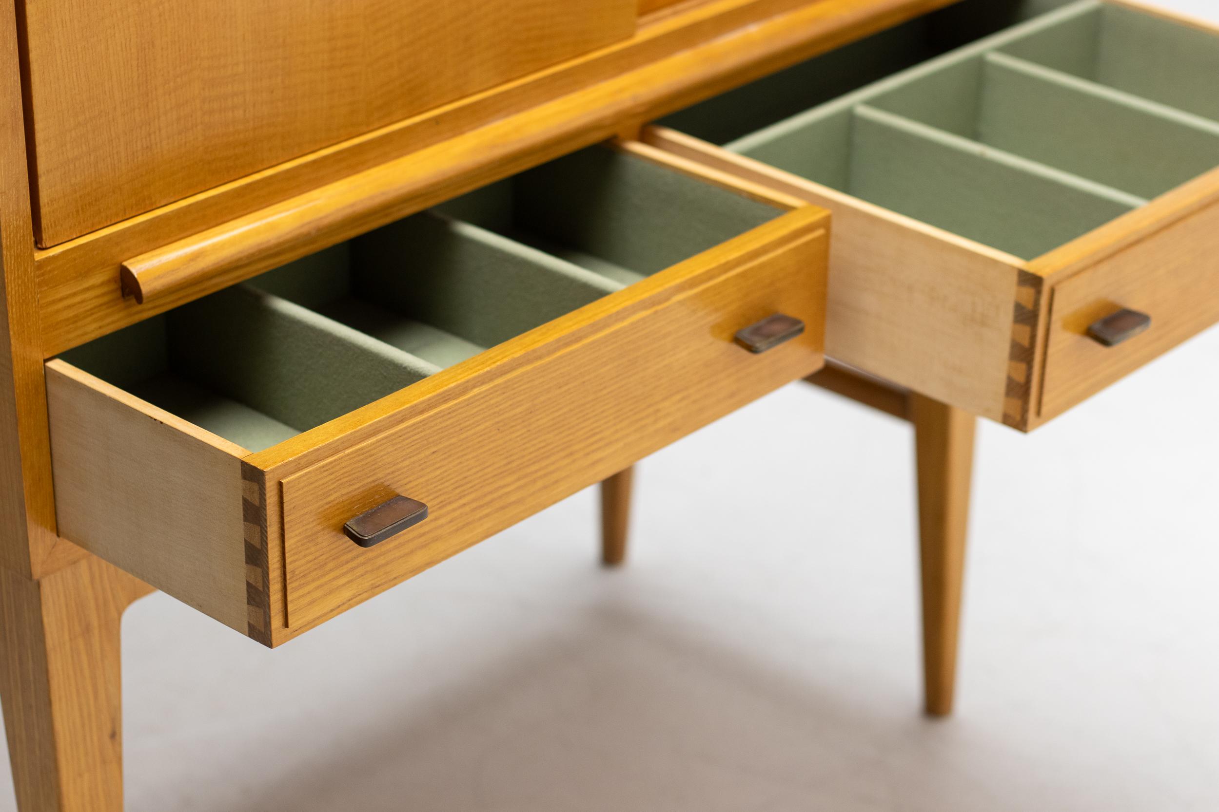 Cabinet de Pander moderniste en vente 5