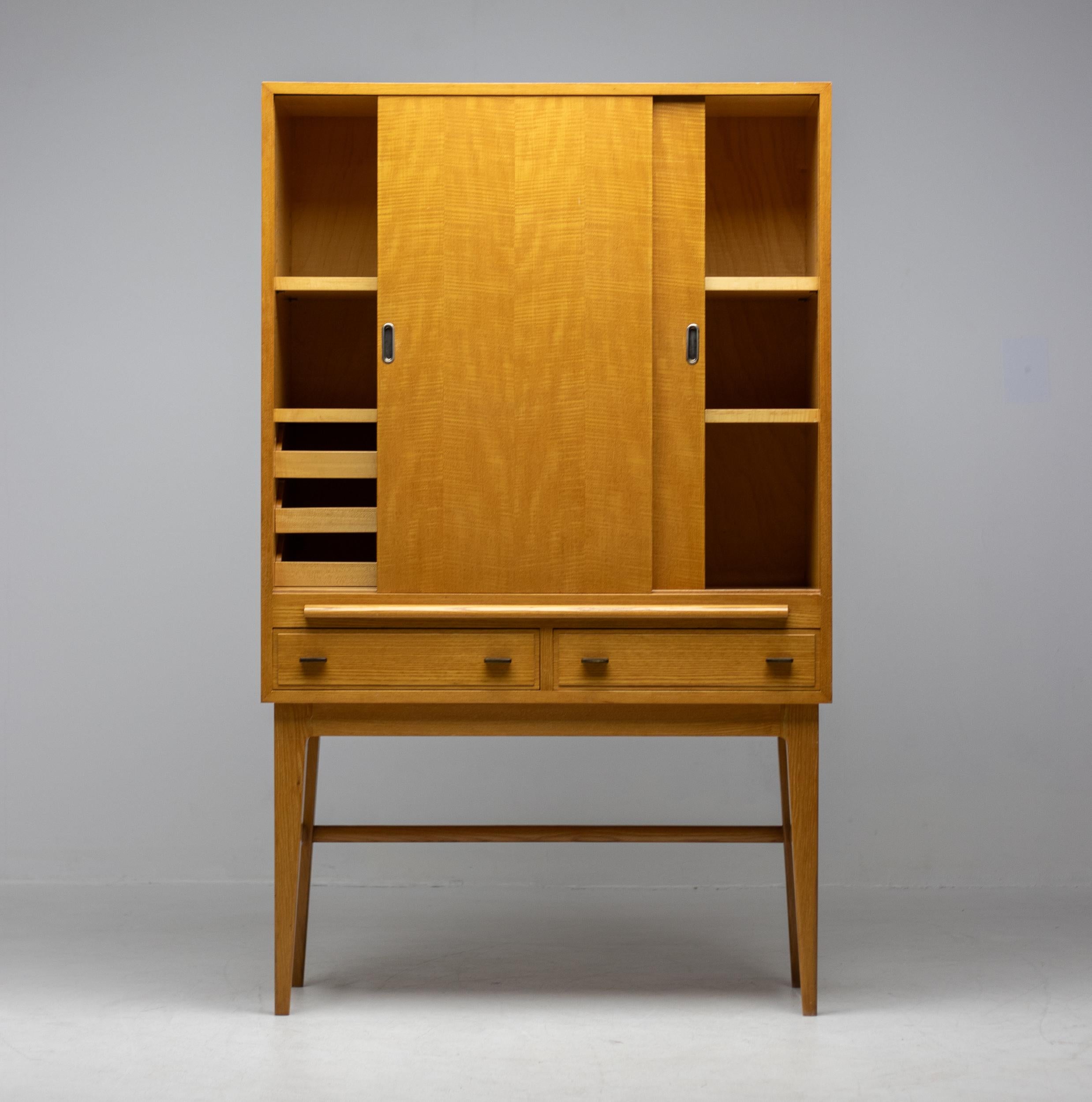 20ième siècle Cabinet de Pander moderniste en vente