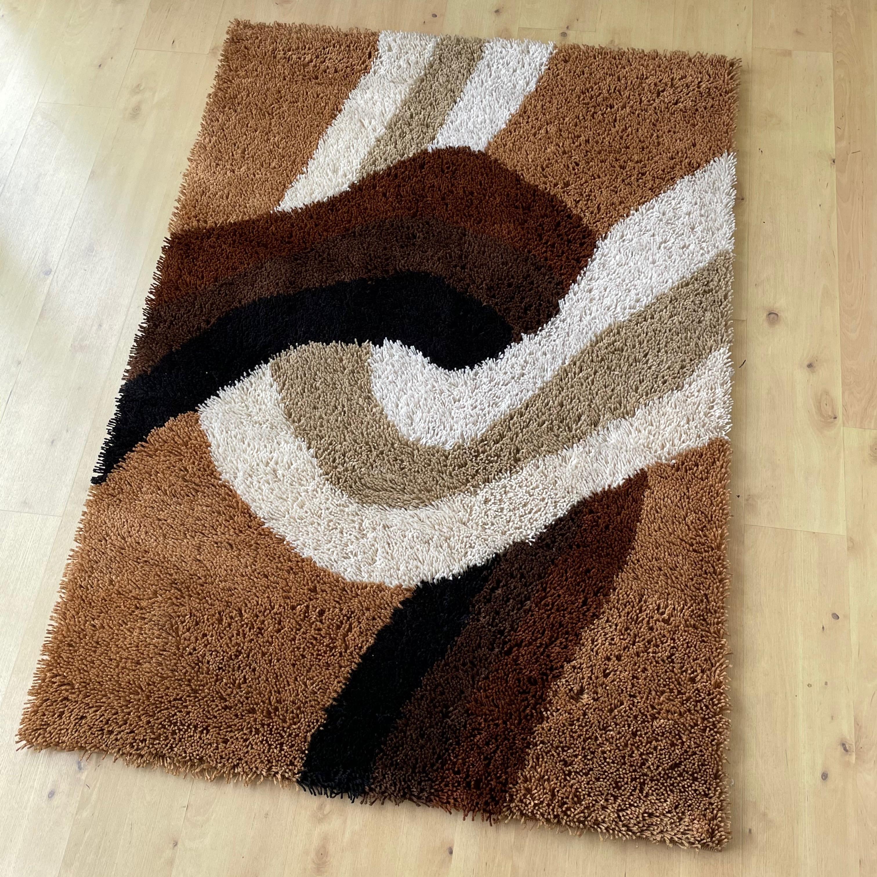 Mid-Century Modern Modernist Panton Style High Pile Rya Rug by Concepts Intenational, 1970s