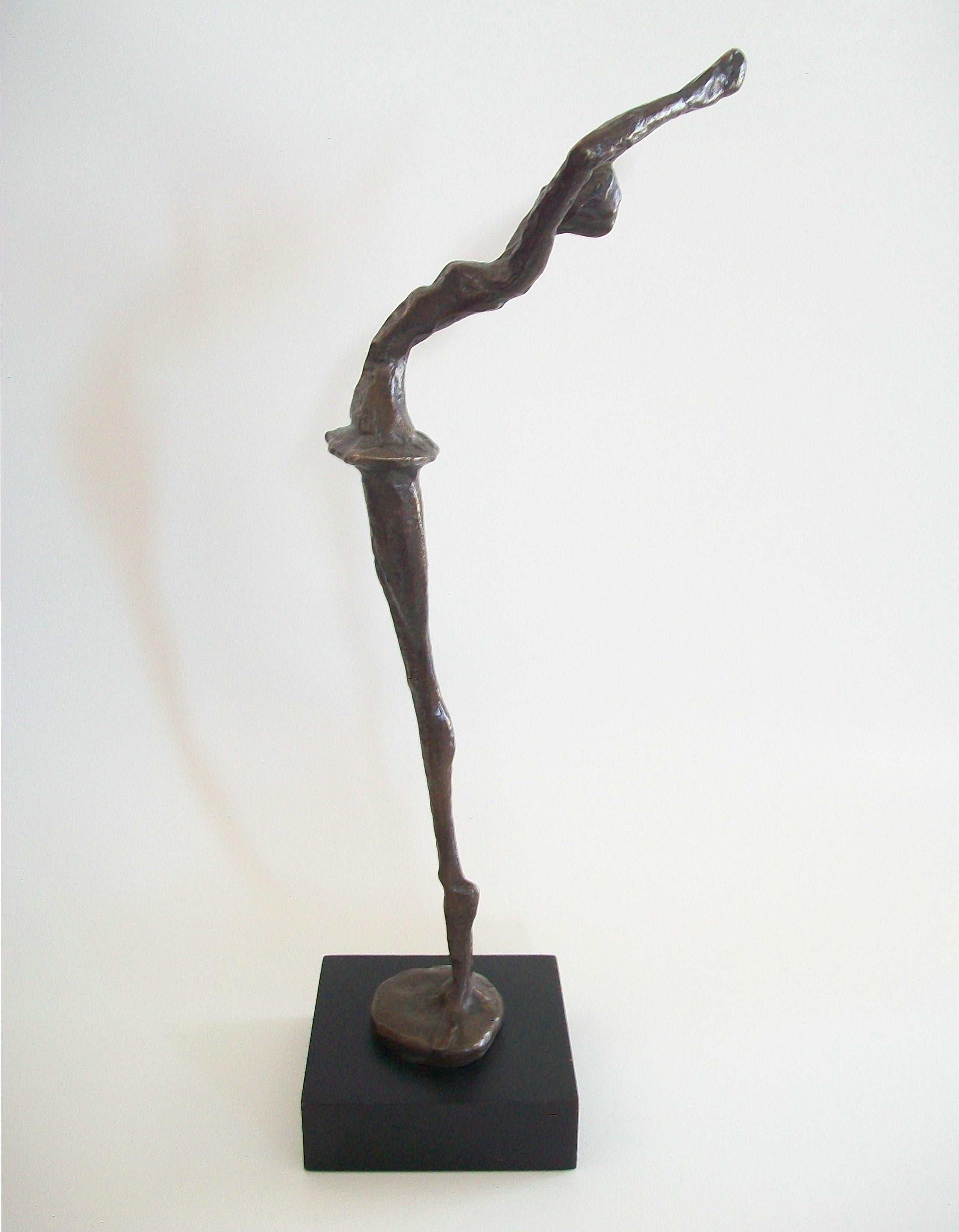 Modernist Patinated Bronze Ballerina Sculpture - United States - Circa 1980's In Good Condition For Sale In Chatham, ON