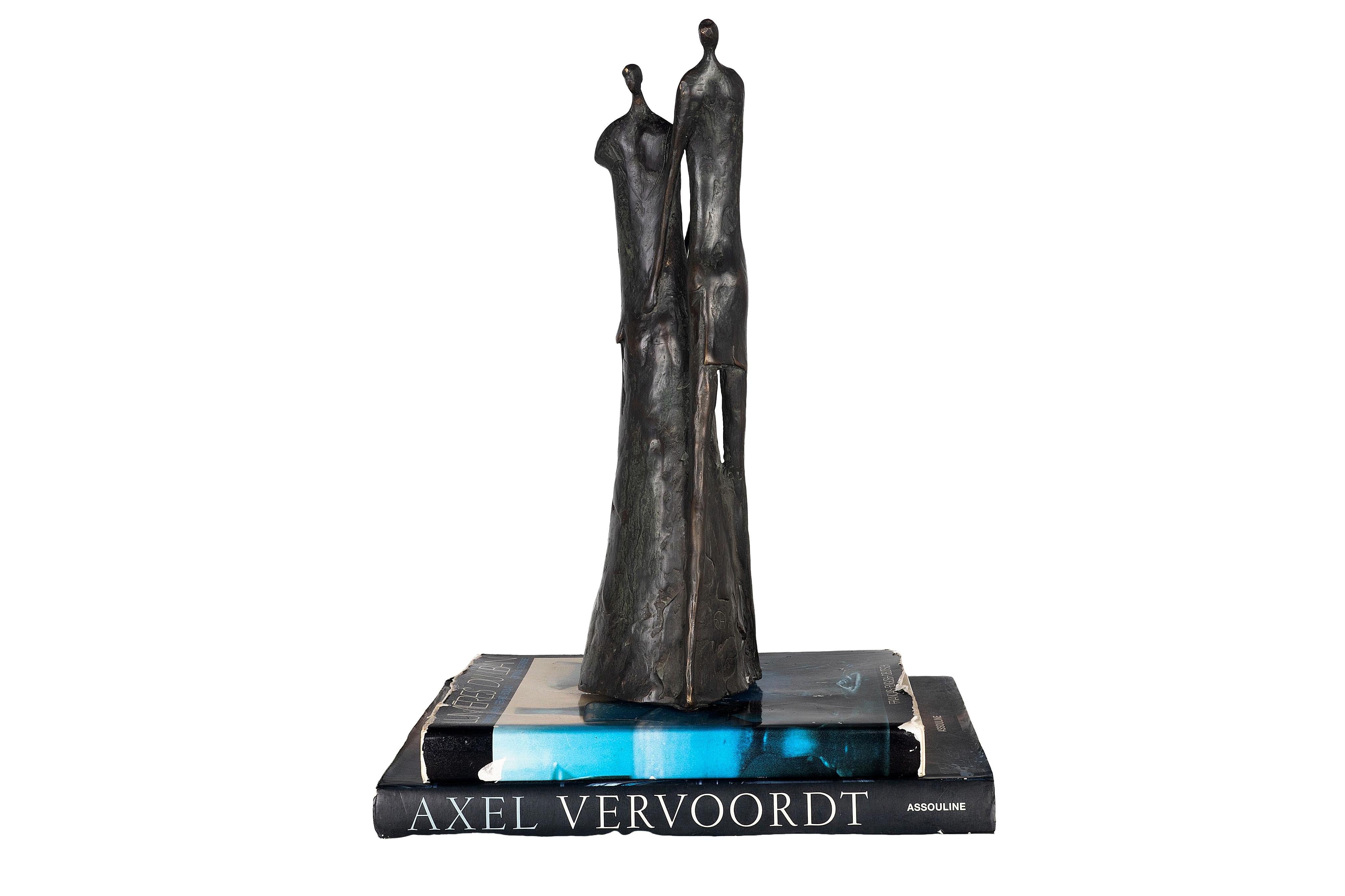 The Brendan Bass Estate Collection pays homage to the beauty of vintage and antique 
pieces, each artfully concealing endless stories collected through the generations in which they existed.  As an extension of Brendan Bass’s Le Monde collection,