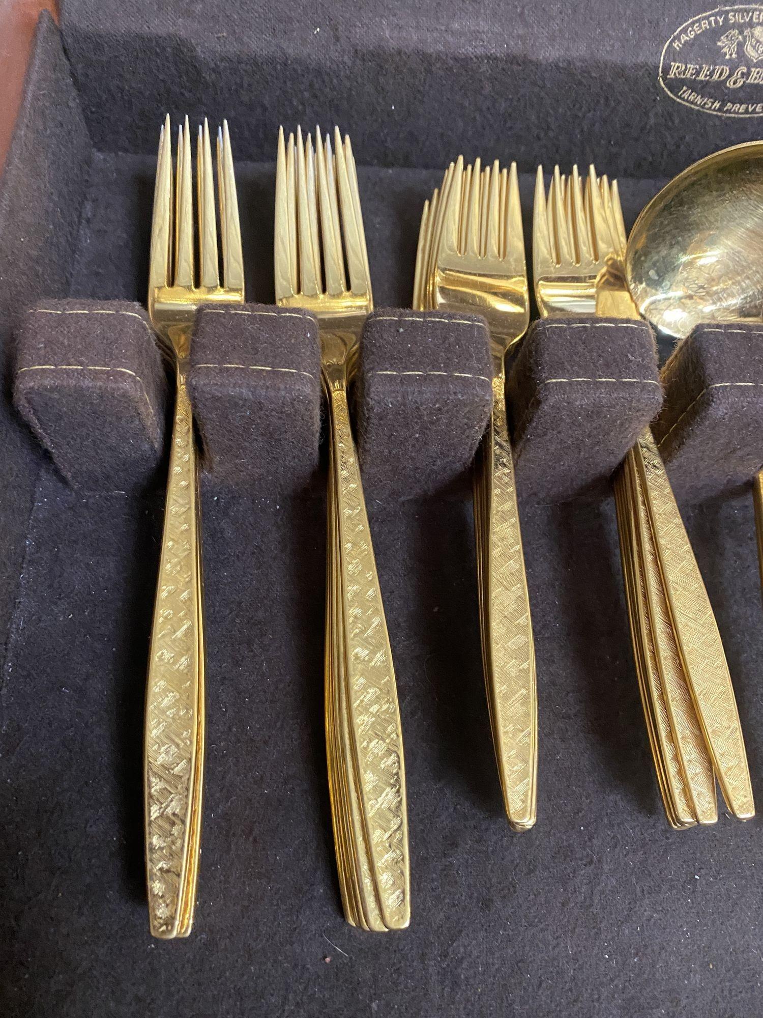 Modernist Pattern Gold Plated Stainless Flatware Set of 92 by Reed and Barton For Sale 2