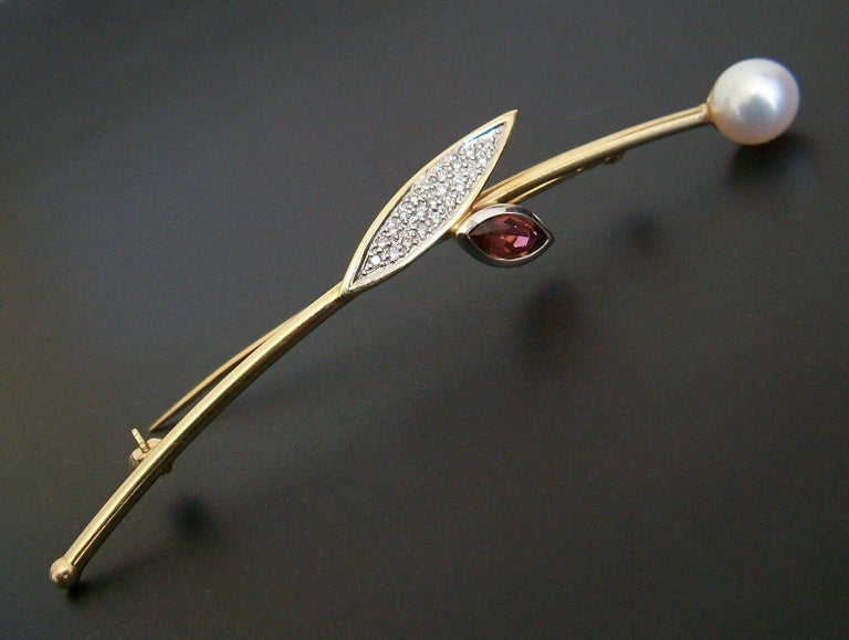 Modernist Pearl & Gem Set 14K Yellow Gold Flower Pin, Signed, Mid-20th Century For Sale 4