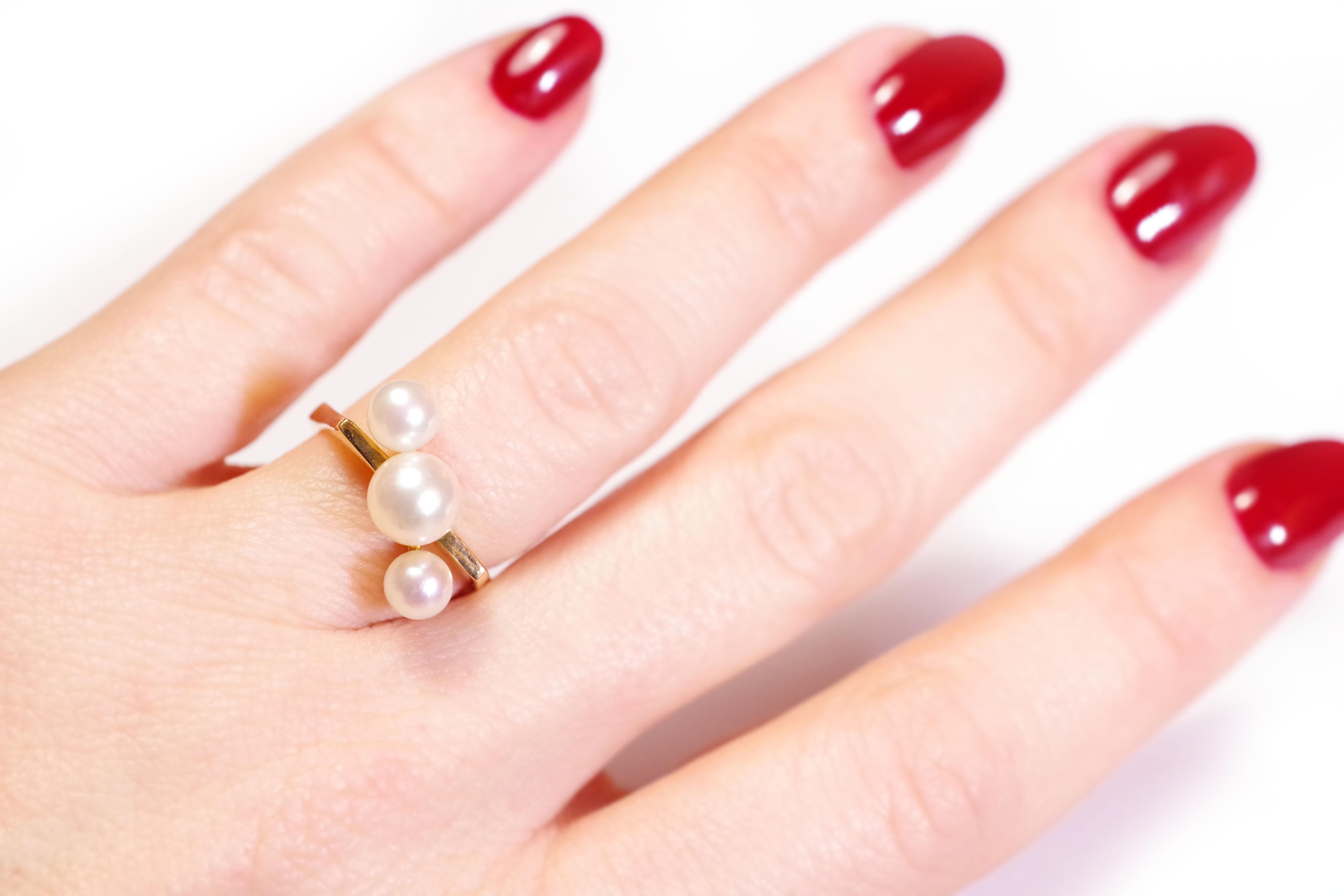 Women's Modernist Pearl Ring in 18k Gold, Geometric Ring, Cultured Pearl For Sale