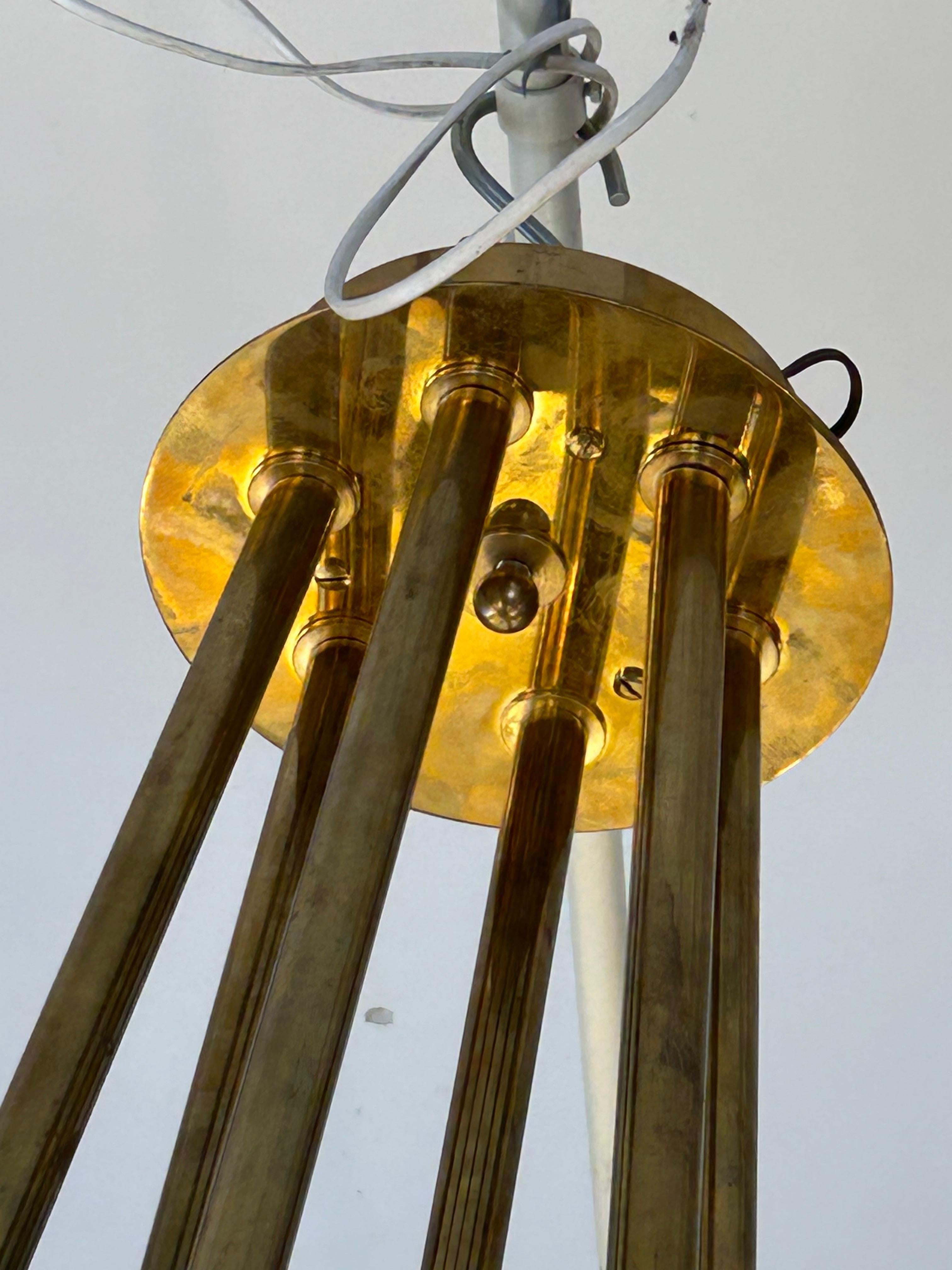 Ottone Lampada a sospensione modernista , Metà secolo in vendita