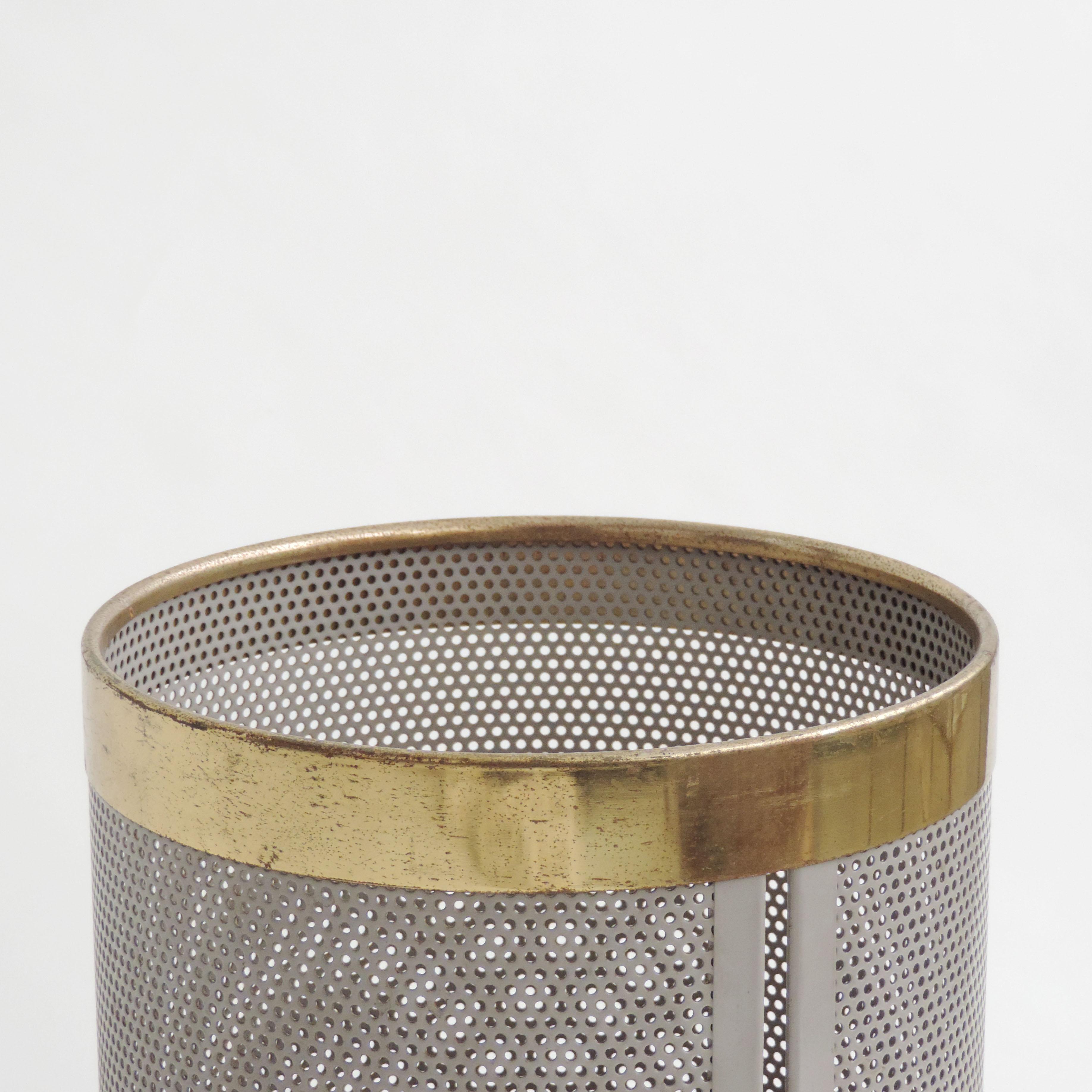 Modernist Perforated Italian Wastepaper Bin in Grey Metal and Brass, Italy 1960s In Good Condition For Sale In Milan, IT