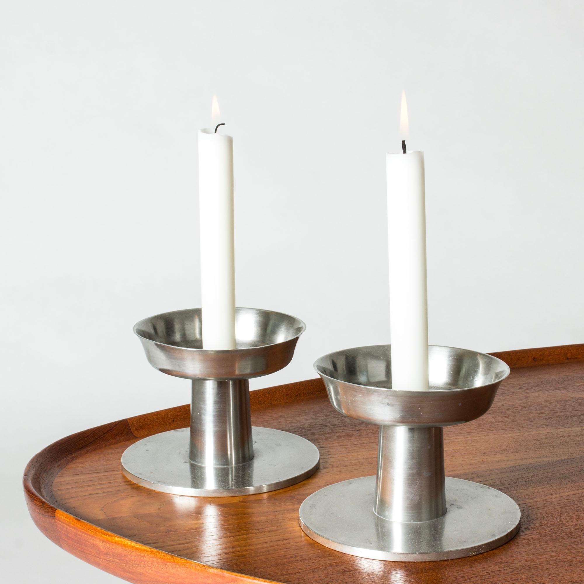 Candeleros modernistas de peltre de Björn Trädgårdh, Svenskt Tenn, Suecia, 1930 Escandinavo moderno en venta