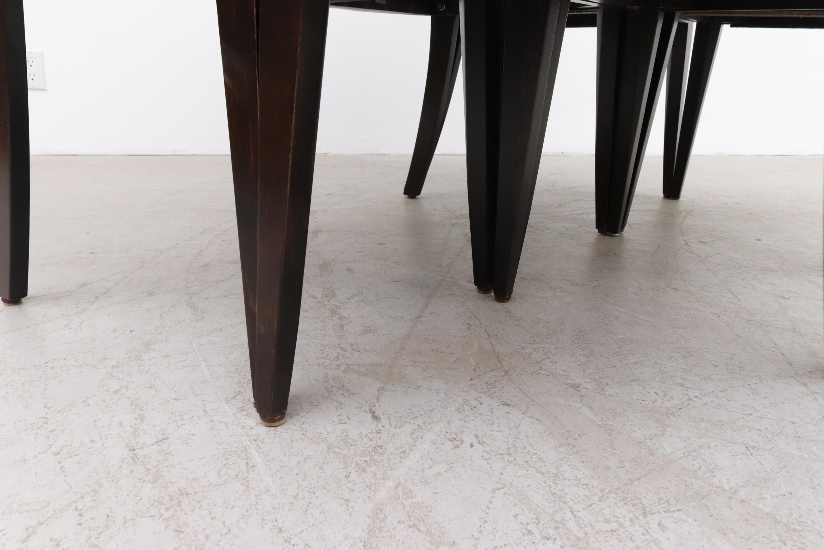 Chaises empilables de style Philippe Starck à dossier carré en bois teinté foncé en vente 11