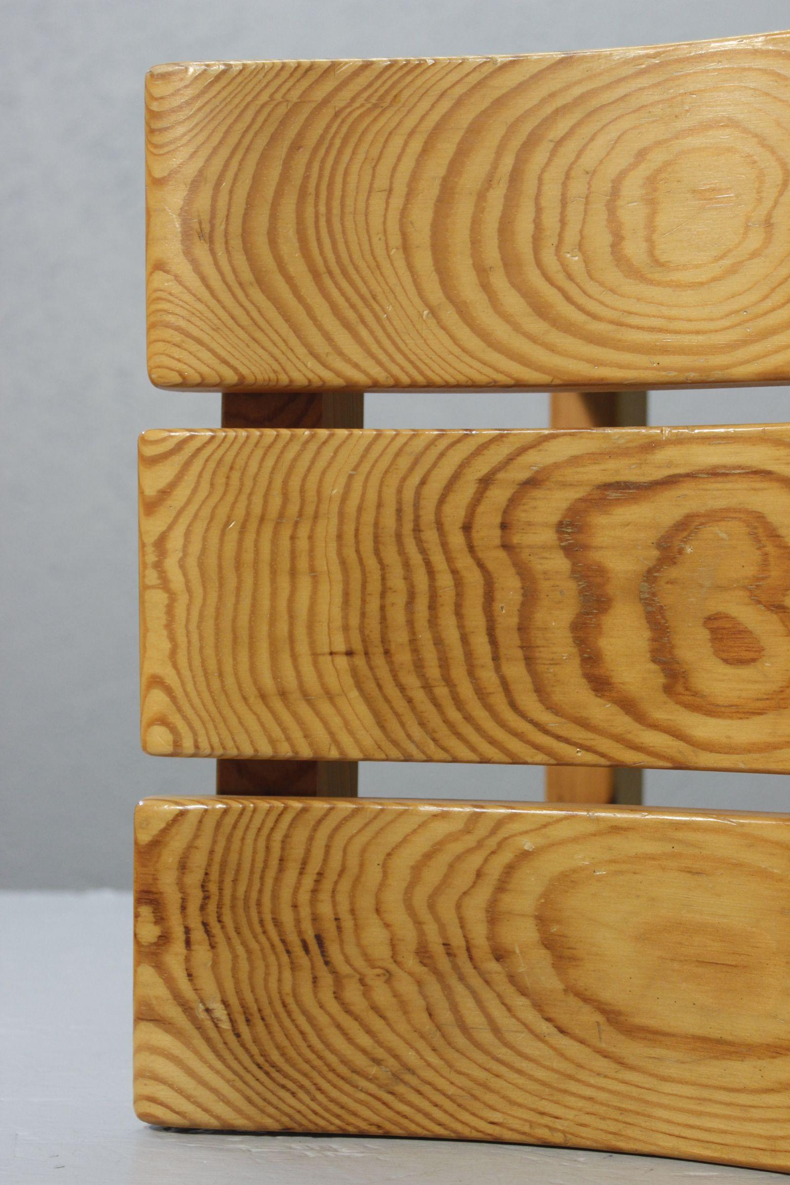Modernistischer Hocker aus Kiefernholz, Frankreich 1950er Jahre (Mitte des 20. Jahrhunderts) im Angebot