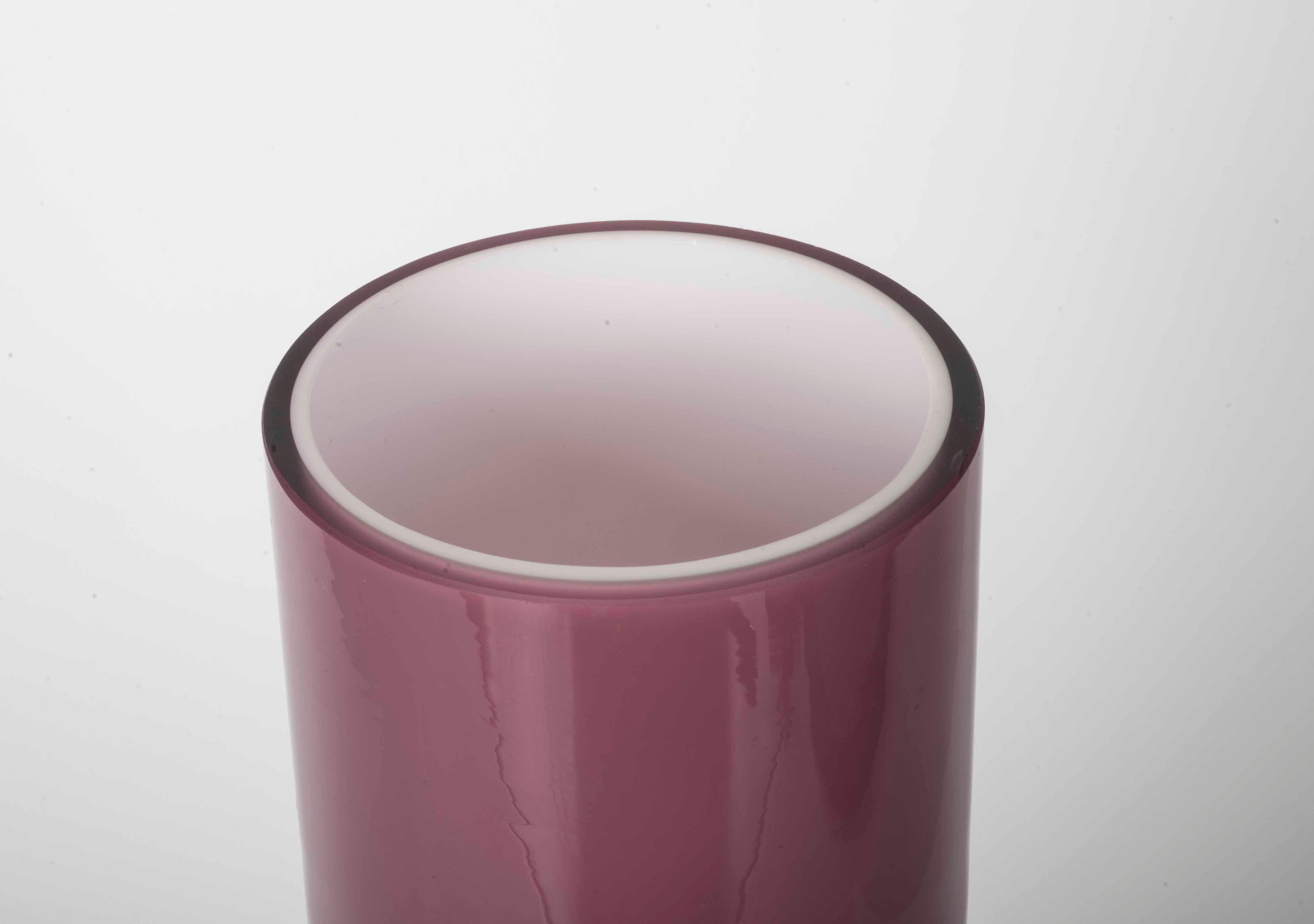 Modernist Pink and Clear Glass Vase In Good Condition For Sale In Lisbon, IT