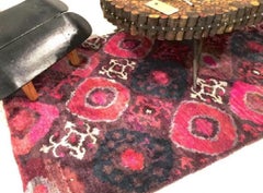 Tappeto Modernista Rosa Borgogna Rosso Blu Seta Naturale Eco-Friendly Annodato a Mano