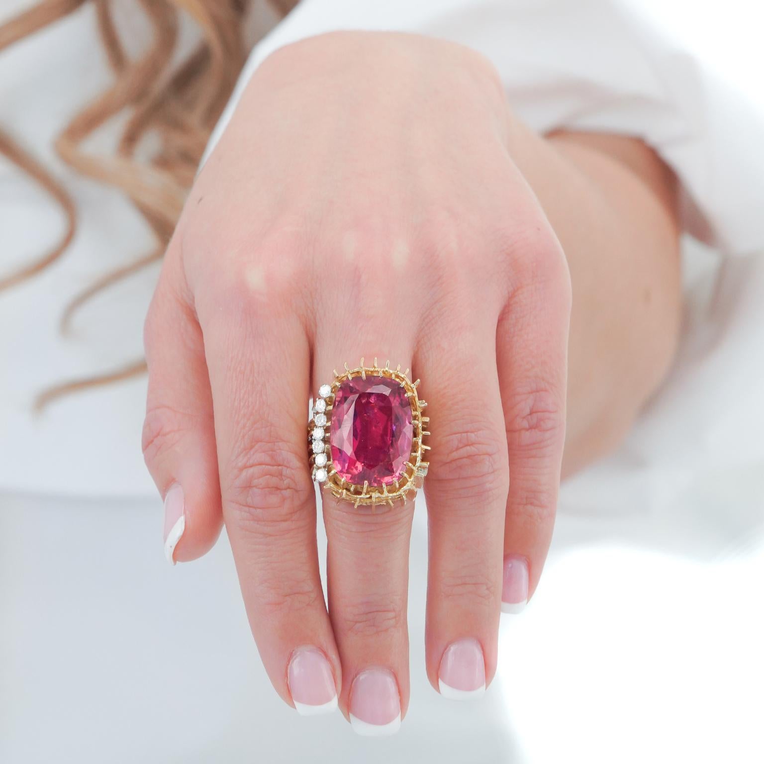 Modernist Pink Tourmaline and Diamond Ring 18k, circa 1968, London In Excellent Condition In Litchfield, CT