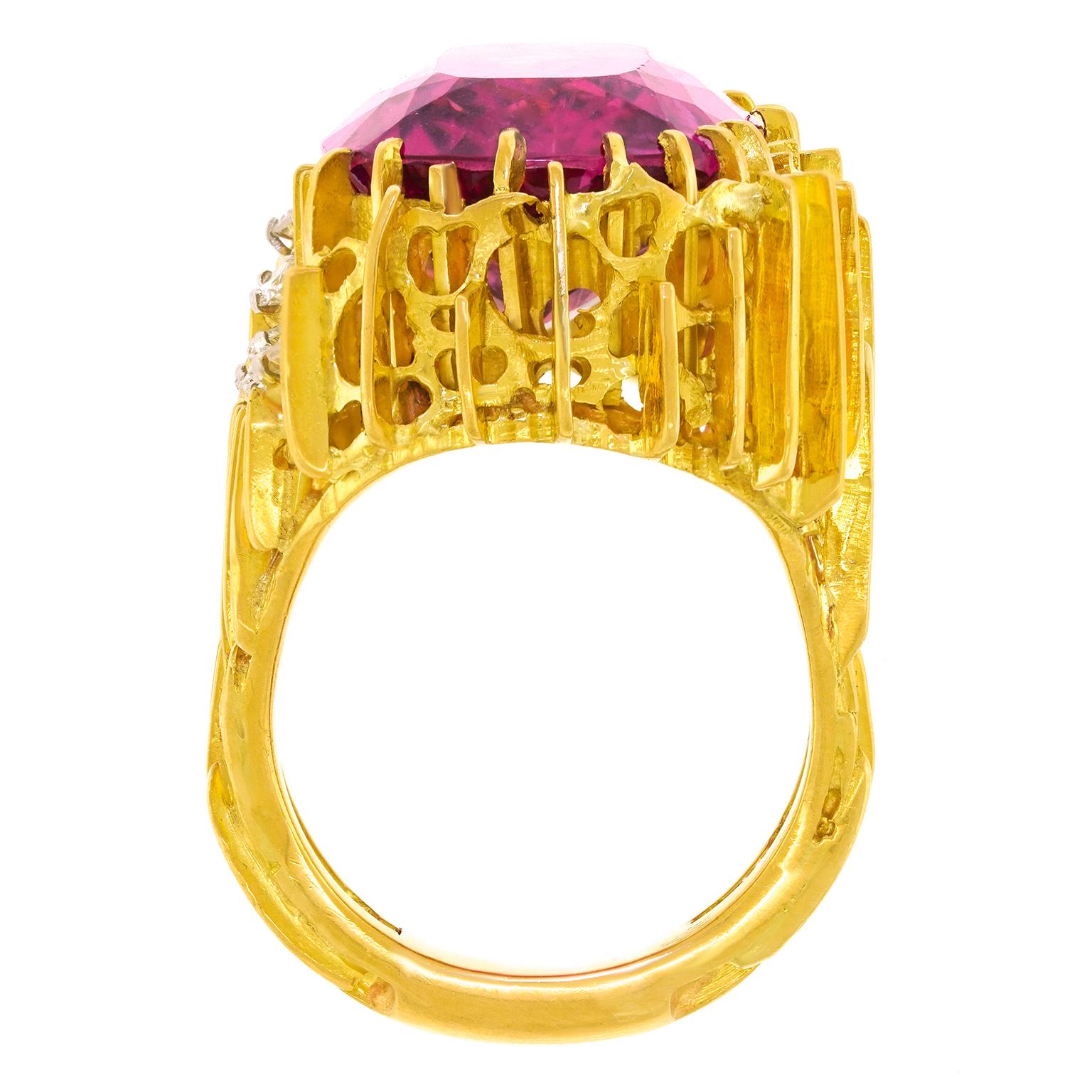 Modernistischer Ring mit rosa Turmalin und Diamant, 18 Karat, CIRCA 1968, London im Angebot 8