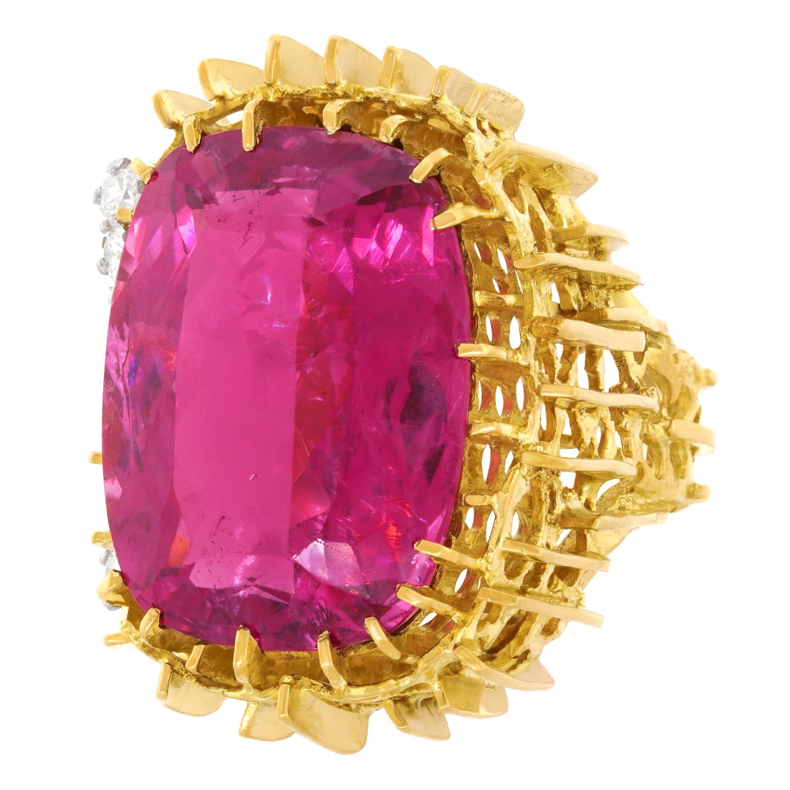 Modernist Pink Tourmaline and Diamond Ring 18k, circa 1968, London For Sale 2