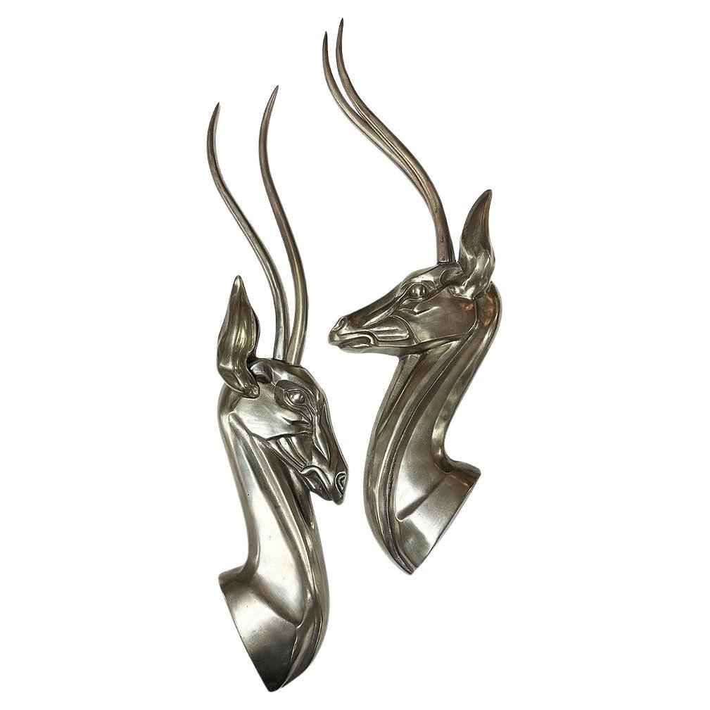 Paire de sculptures murales modernistes en aluminium poli Gazelle de Pendergrast