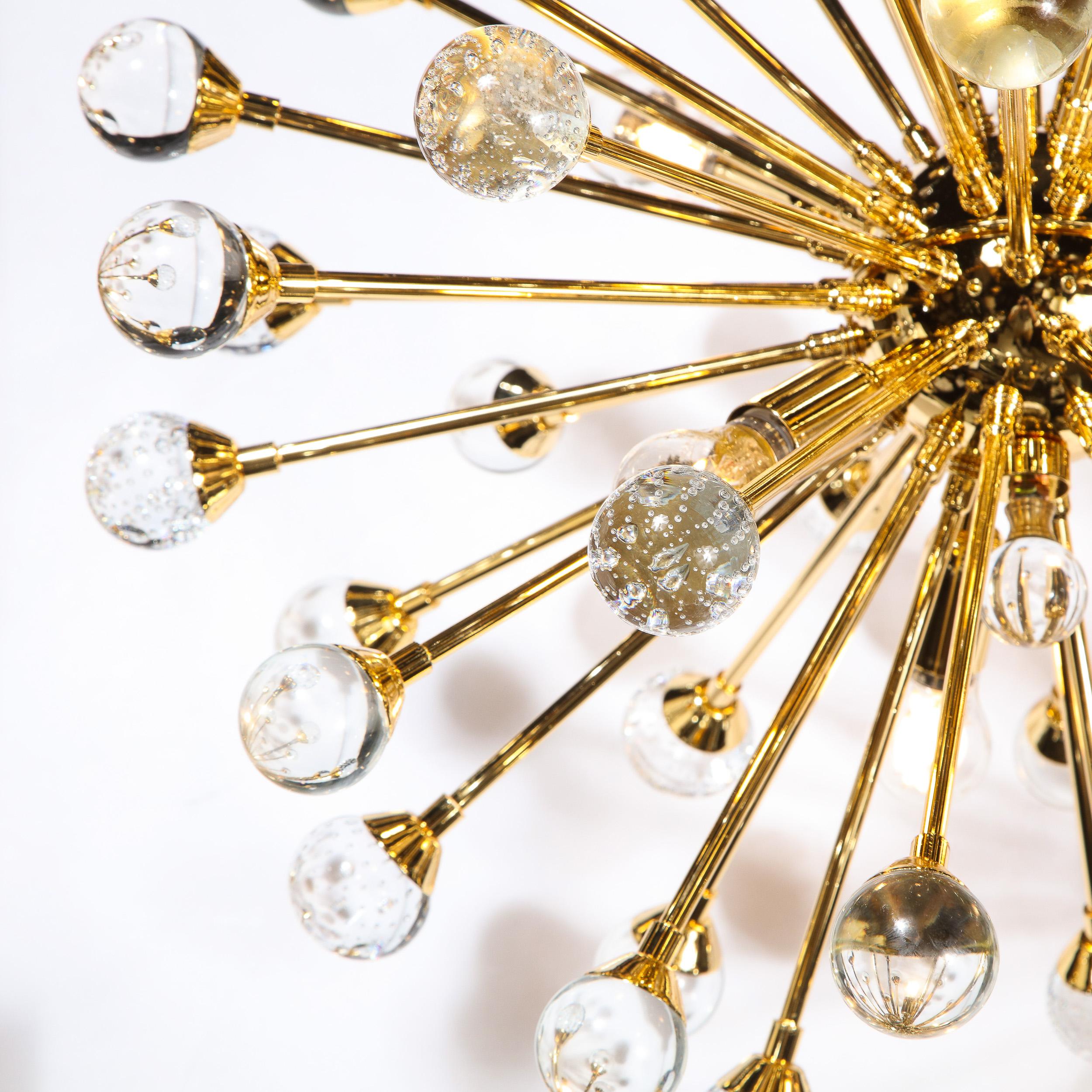XXIe siècle et contemporain Plafonnier moderniste Spoutnik en laiton poli avec pointes orbitales translucides soufflées à la main de Murano en vente