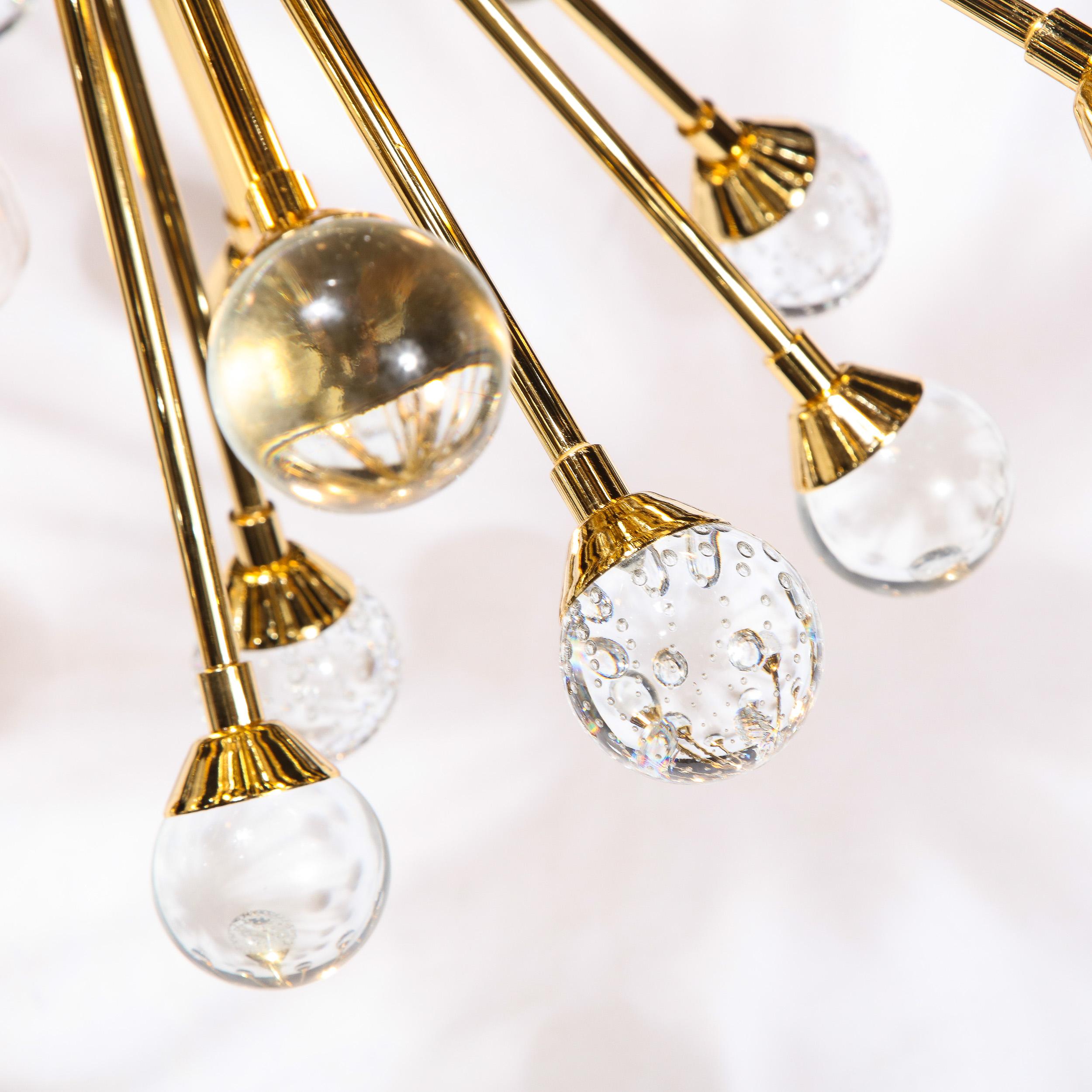 Laiton Plafonnier moderniste Spoutnik en laiton poli avec pointes orbitales translucides soufflées à la main de Murano en vente