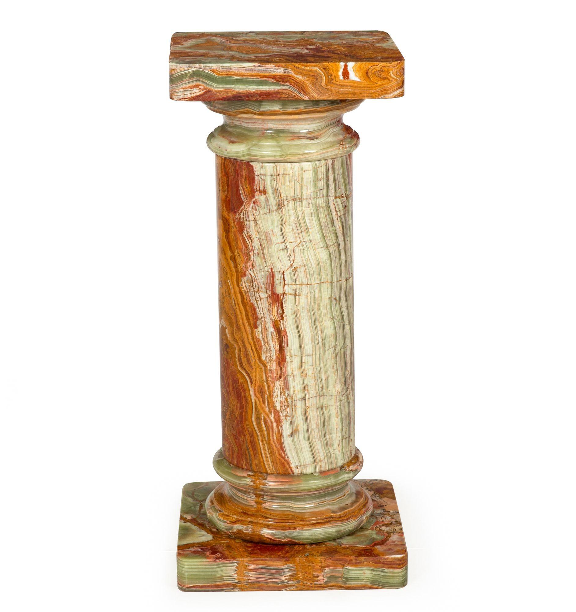 CONTEMPORARY POLISHED GREEN ONYX PEDESTAL COLUMN

Probably India or Pakistan, ca. 21st century

30 7/8