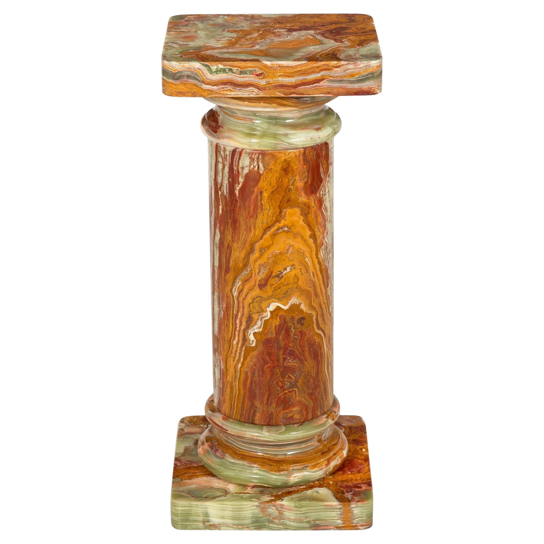 Columna modernista con pedestal de ónice verde pulido para escultura