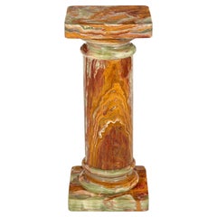 Piédestal de sculpture moderniste en onyx vert poli