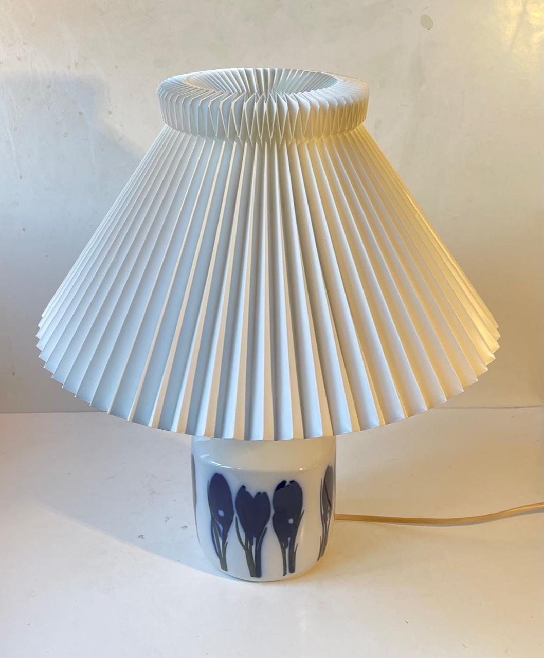 Modernist Porcelain Table Lamp with Blue Tulips, Bing & Grøndahl, 1970s In Good Condition In Esbjerg, DK