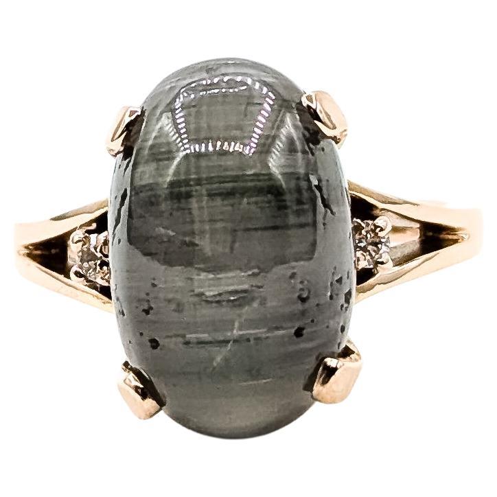 Modernistischer Quarz 
Diamant Ring in 14k im Angebot