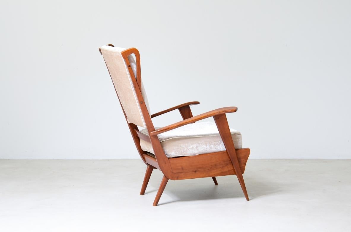 Italian Modernist reading armchair with oak structure For Sale