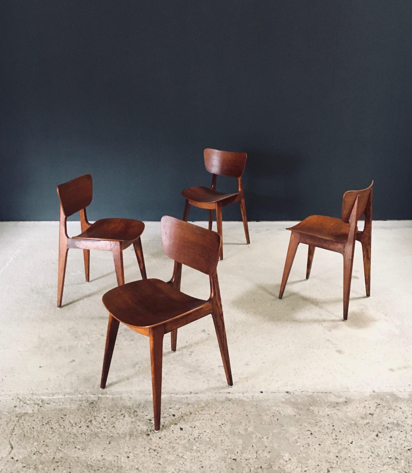 Modernistische Rekonstruktionsdesign-Esszimmerstühle, Frankreich 1940er Jahre (Französisch) im Angebot