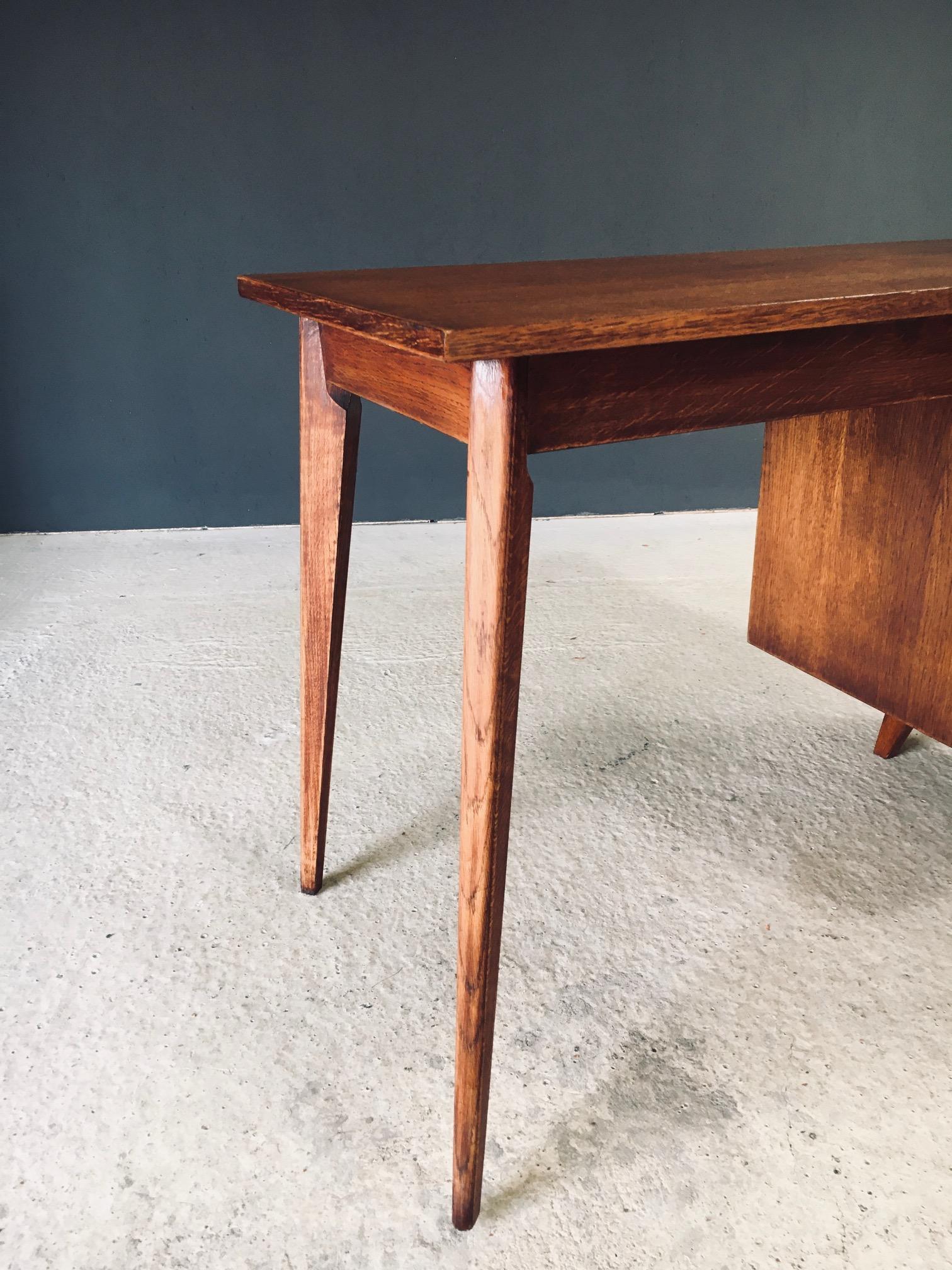 Modernist Reconstruction Design Writing Desk, France 1950's For Sale 3