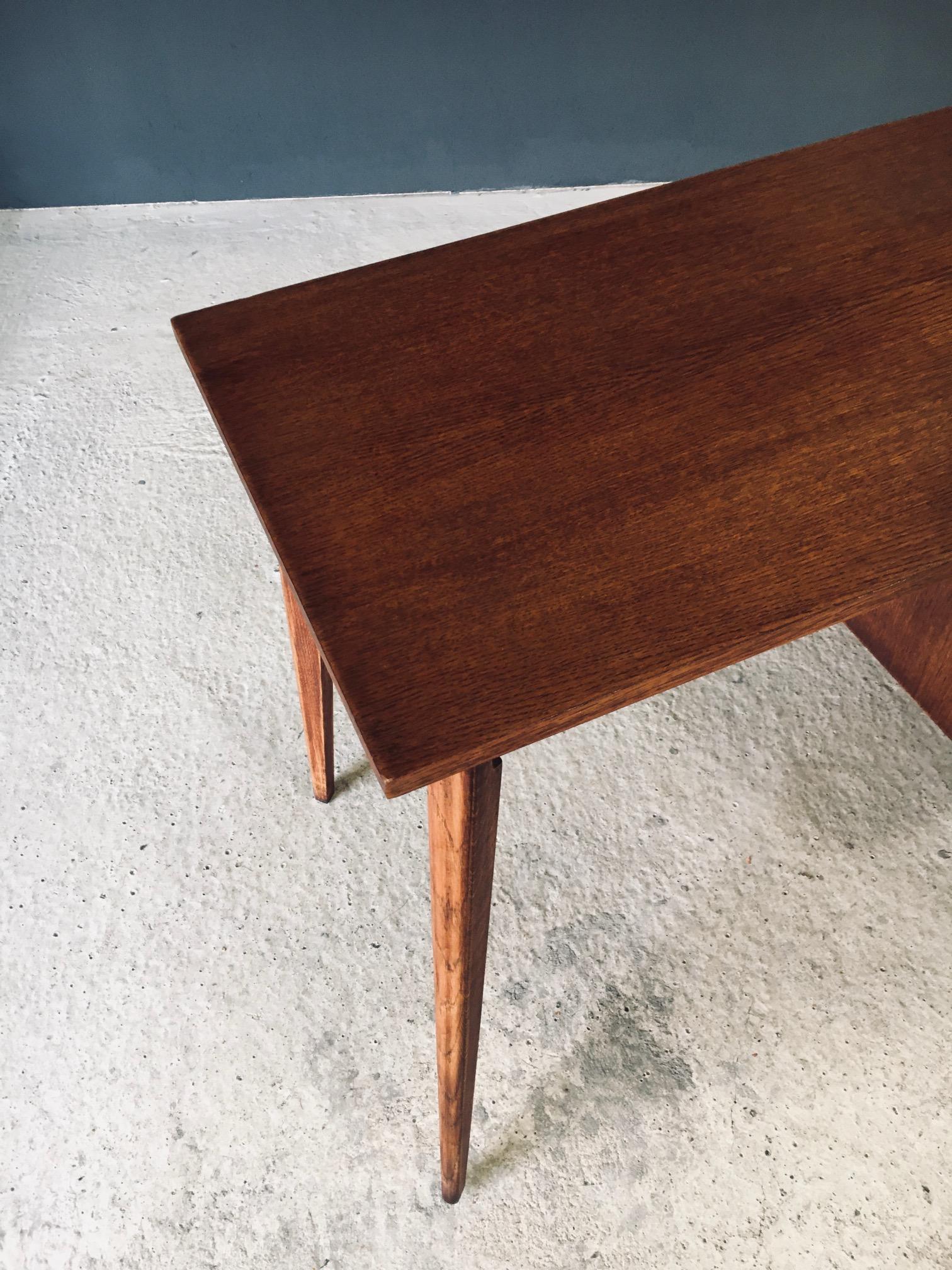 Modernist Reconstruction Design Writing Desk, France 1950's For Sale 4