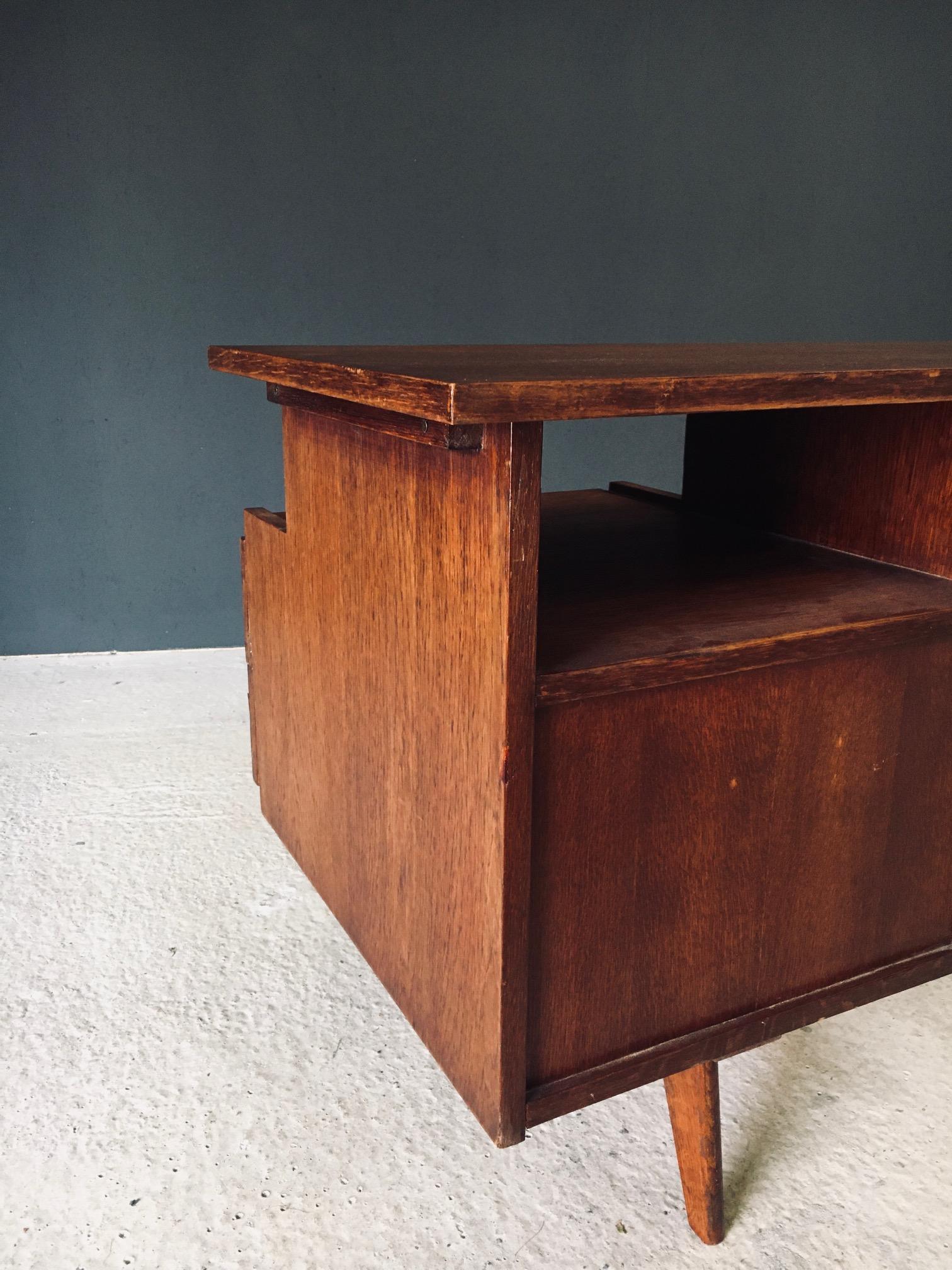 Modernist Reconstruction Design Writing Desk, France 1950's For Sale 11