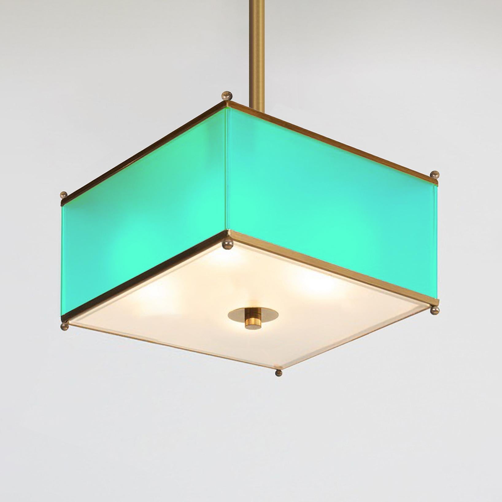 XXI secolo e contemporaneo Lampada a sospensione rettangolare modernista, ottone lucido e vetro opalino, personalizzabile in vendita