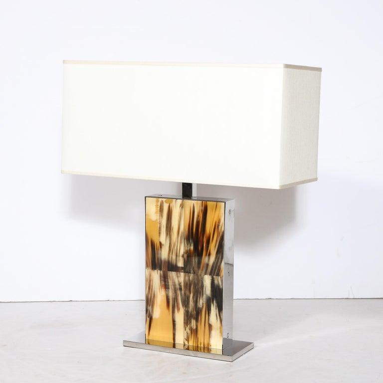 Modernist Rectilinear Table Lamps in Paneled Horn and Polished Nickel en Excelente estado para la venta en New York, NY