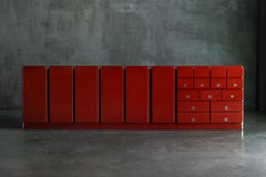 Modernistisches architektonisches Sideboard aus rotem Lack, Italien, 1980er Jahre