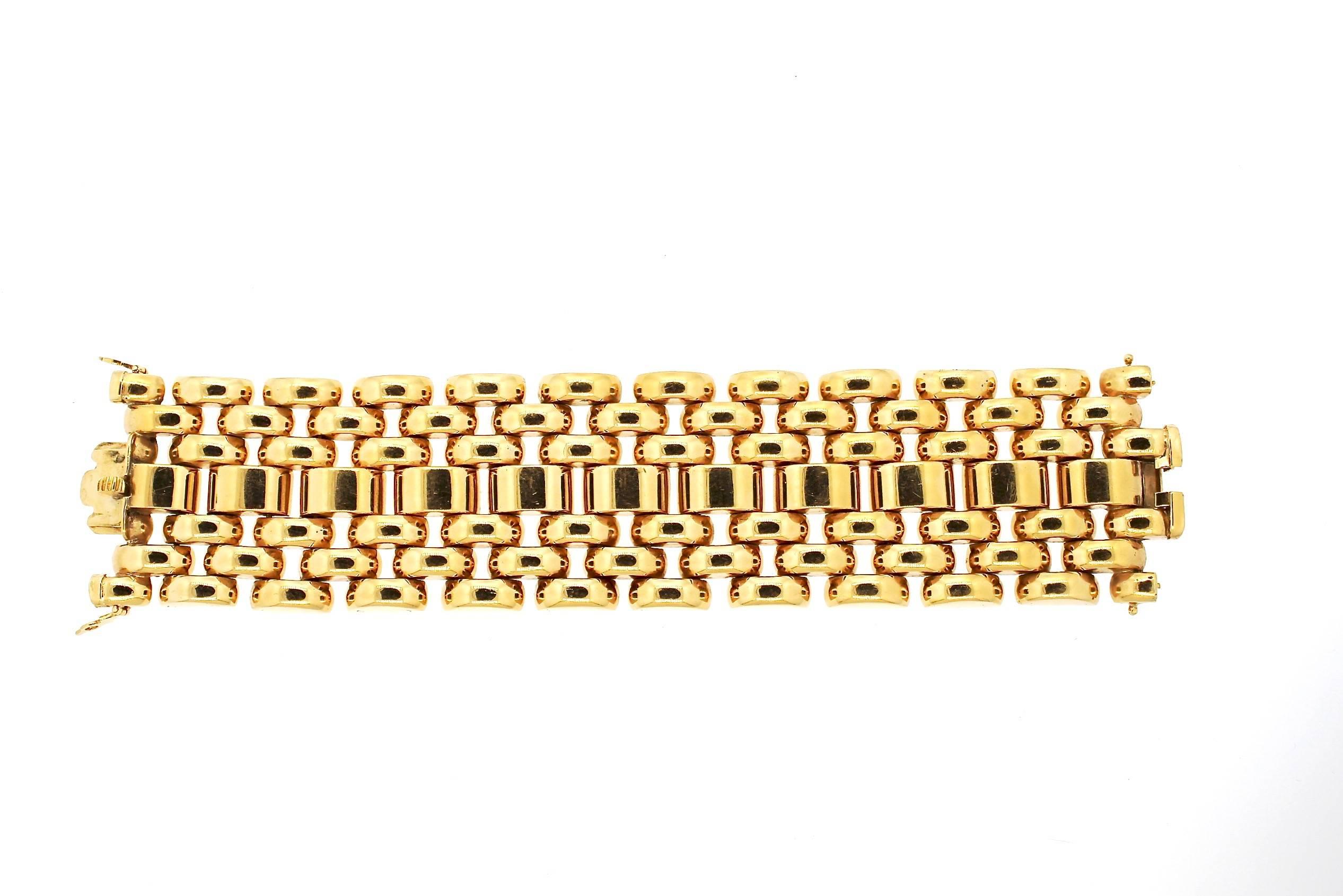 Modernist Retro 18 Karat Yellow Gold Wide Tank Bracelet In Good Condition In New York, NY